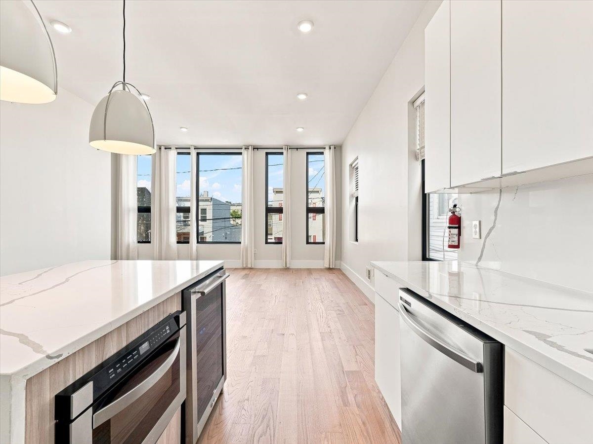 220 Freeman Ave 1 Property Photo 6