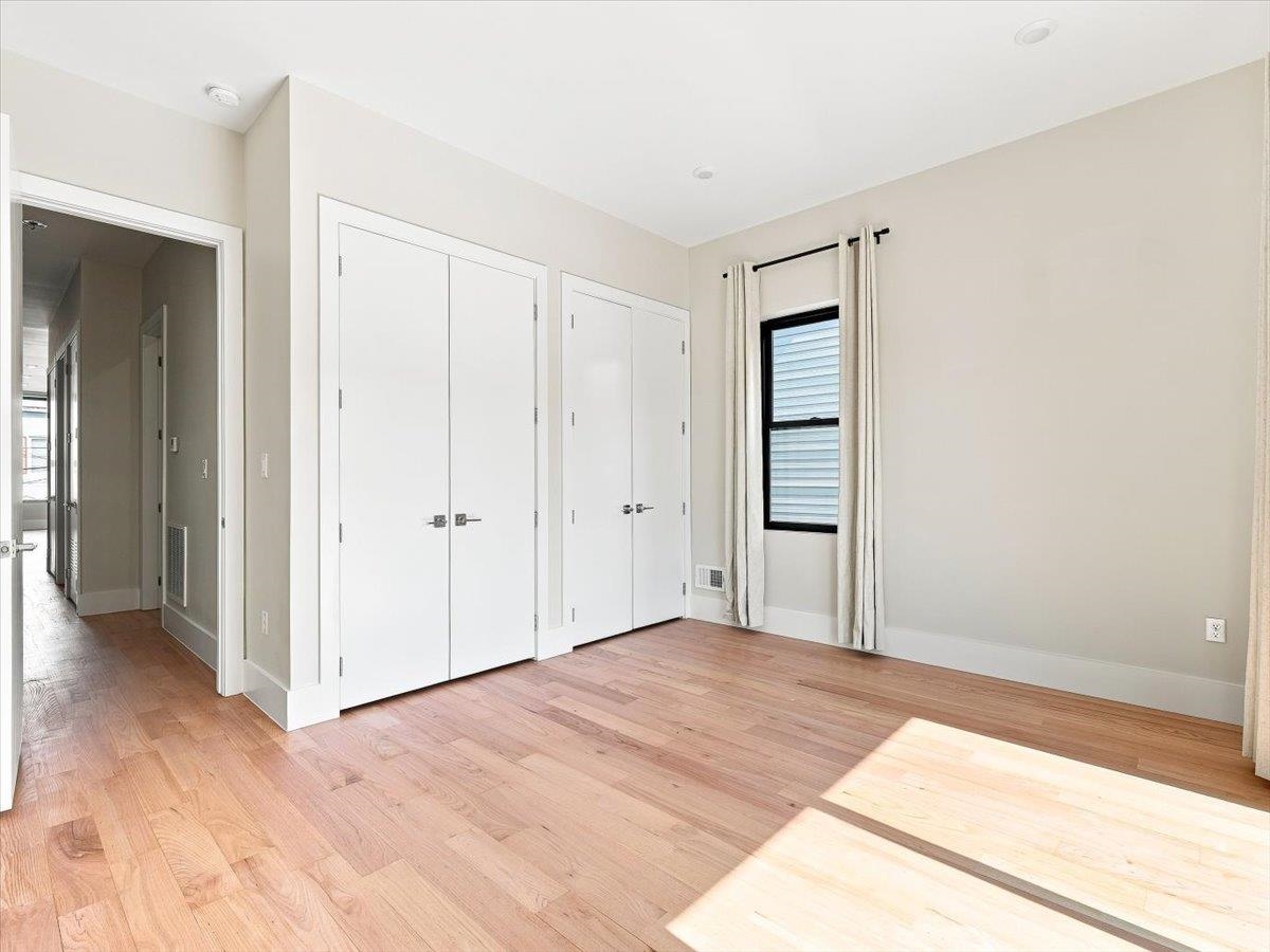 220 Freeman Ave 1 Property Photo 13