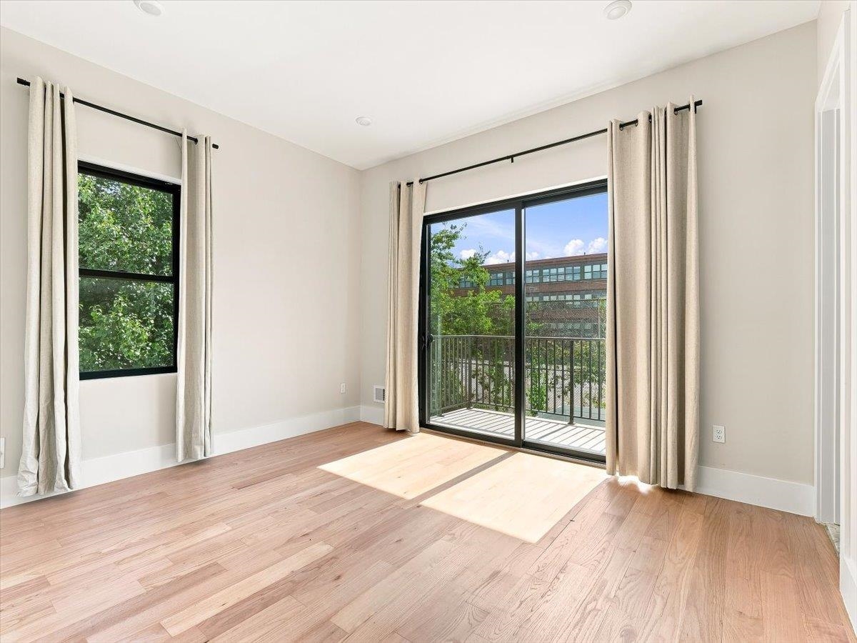 220 Freeman Ave 1 Property Photo 14