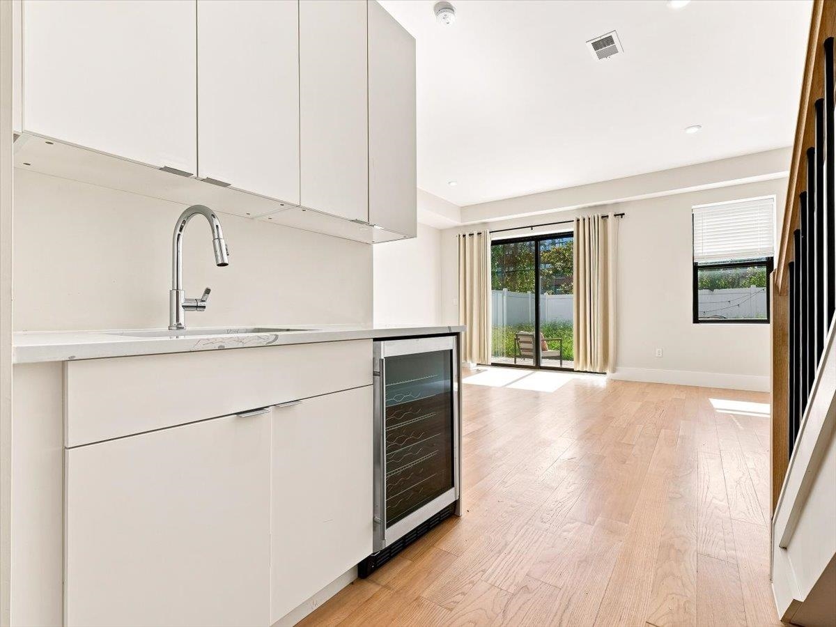220 Freeman Ave 1 Property Photo 32