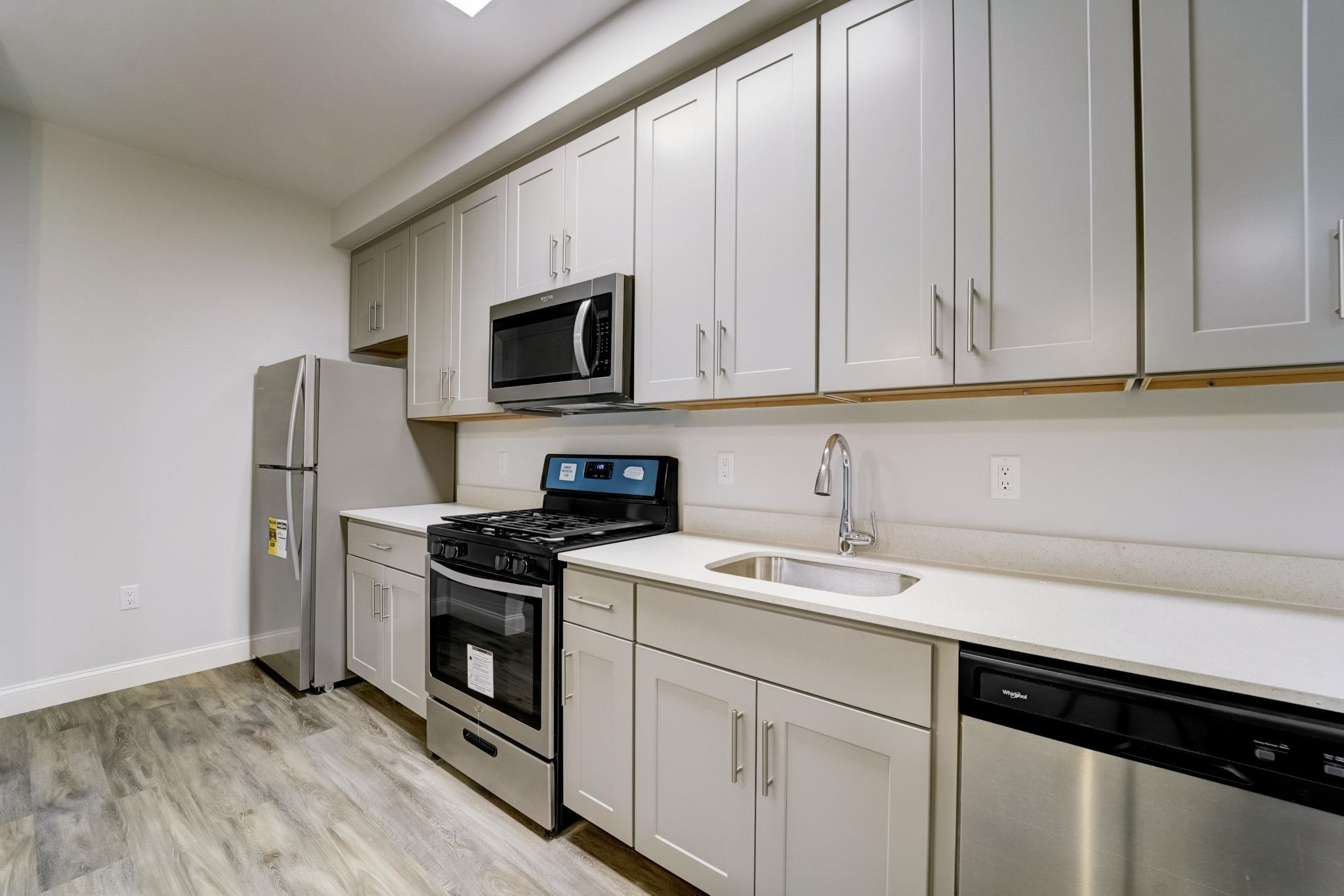 305 West Side Ave 401 Property Photo 4
