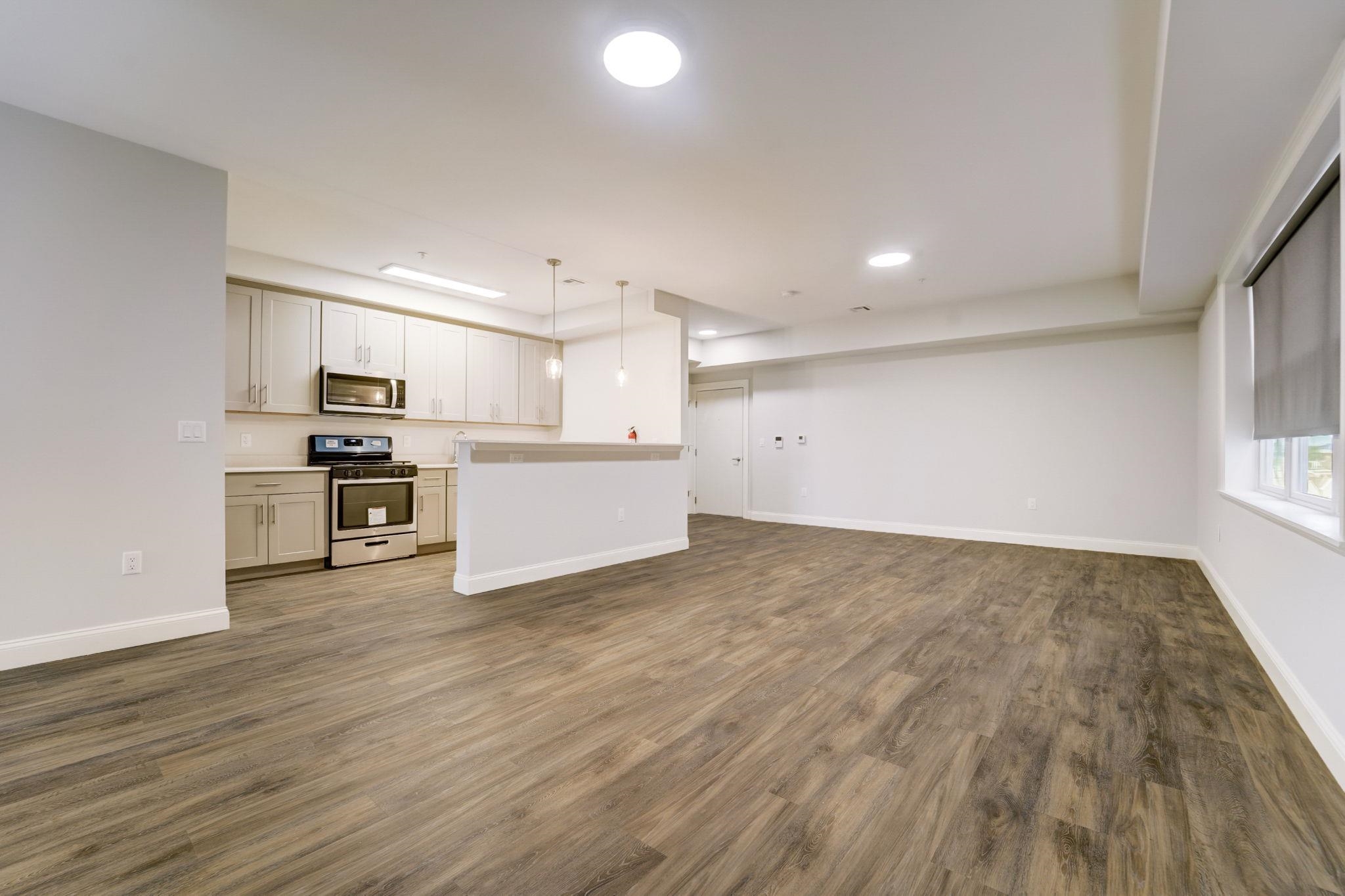 305 West Side Ave 401 Property Photo 12