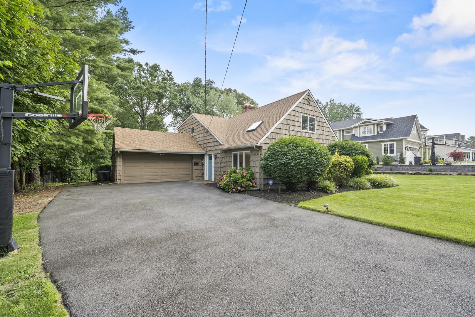 926 Norgate Dr Property Photo 36