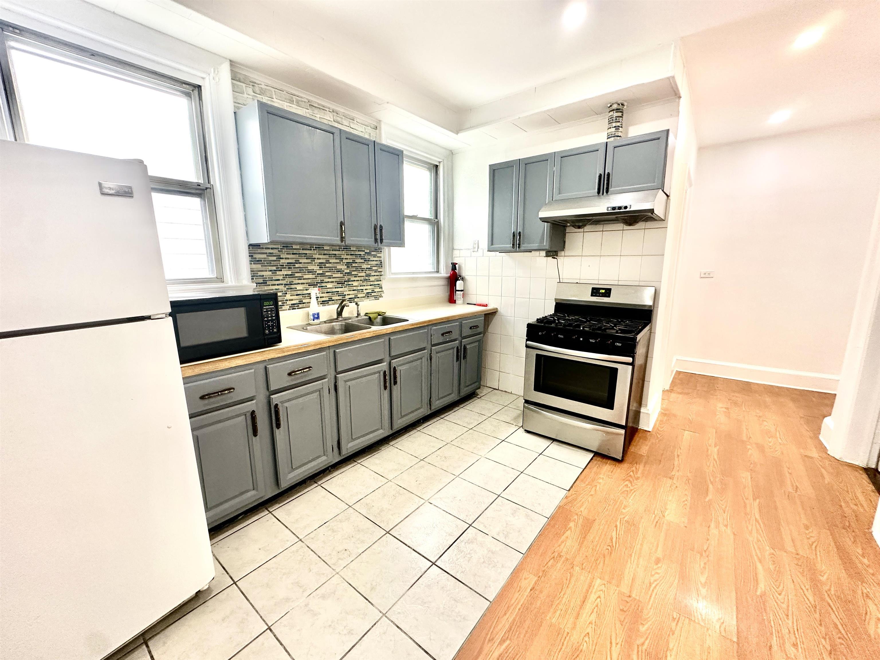 150 Carlton Ave 2 Property Photo 5