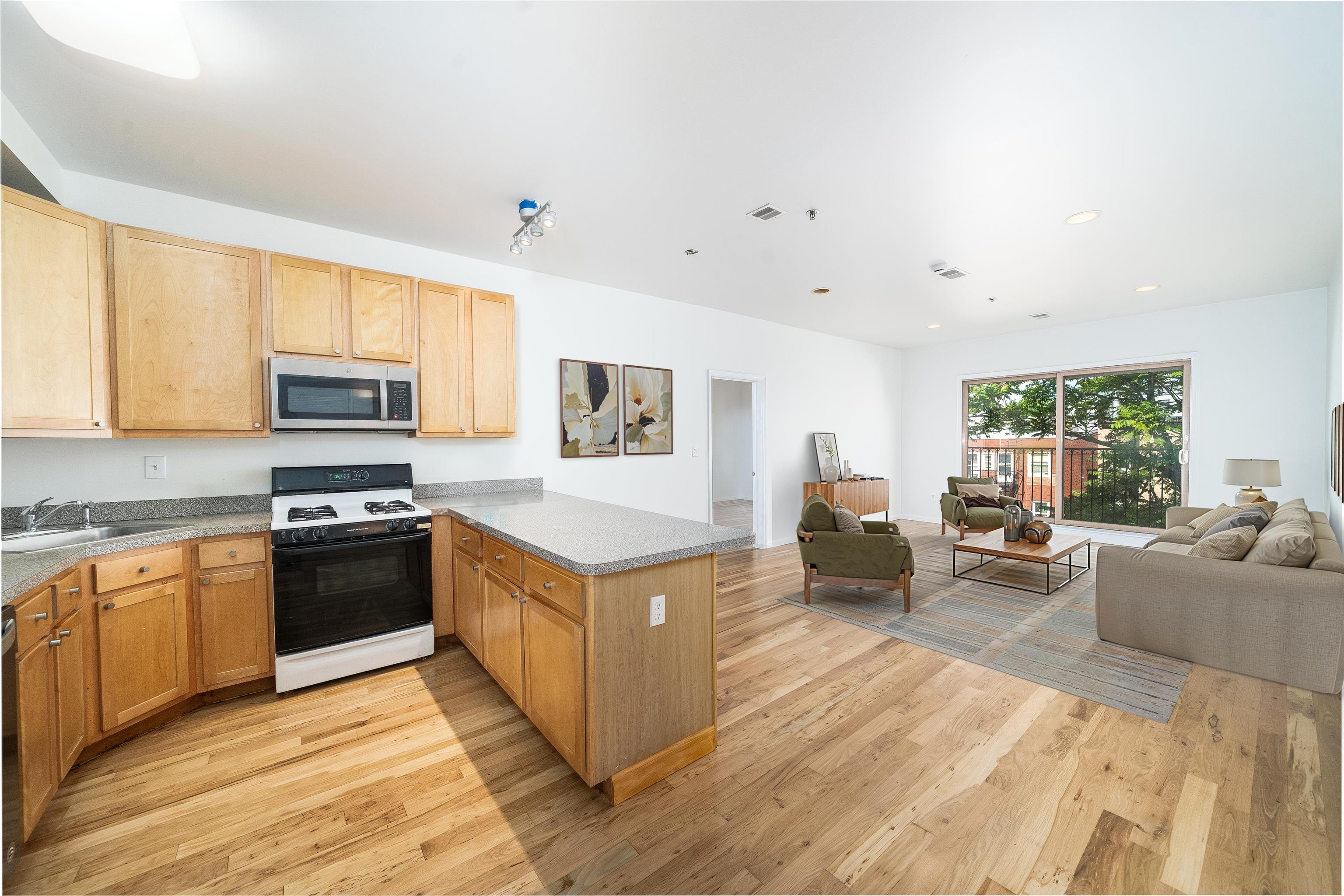 109 JACKSON ST 4E Property Photo 1
