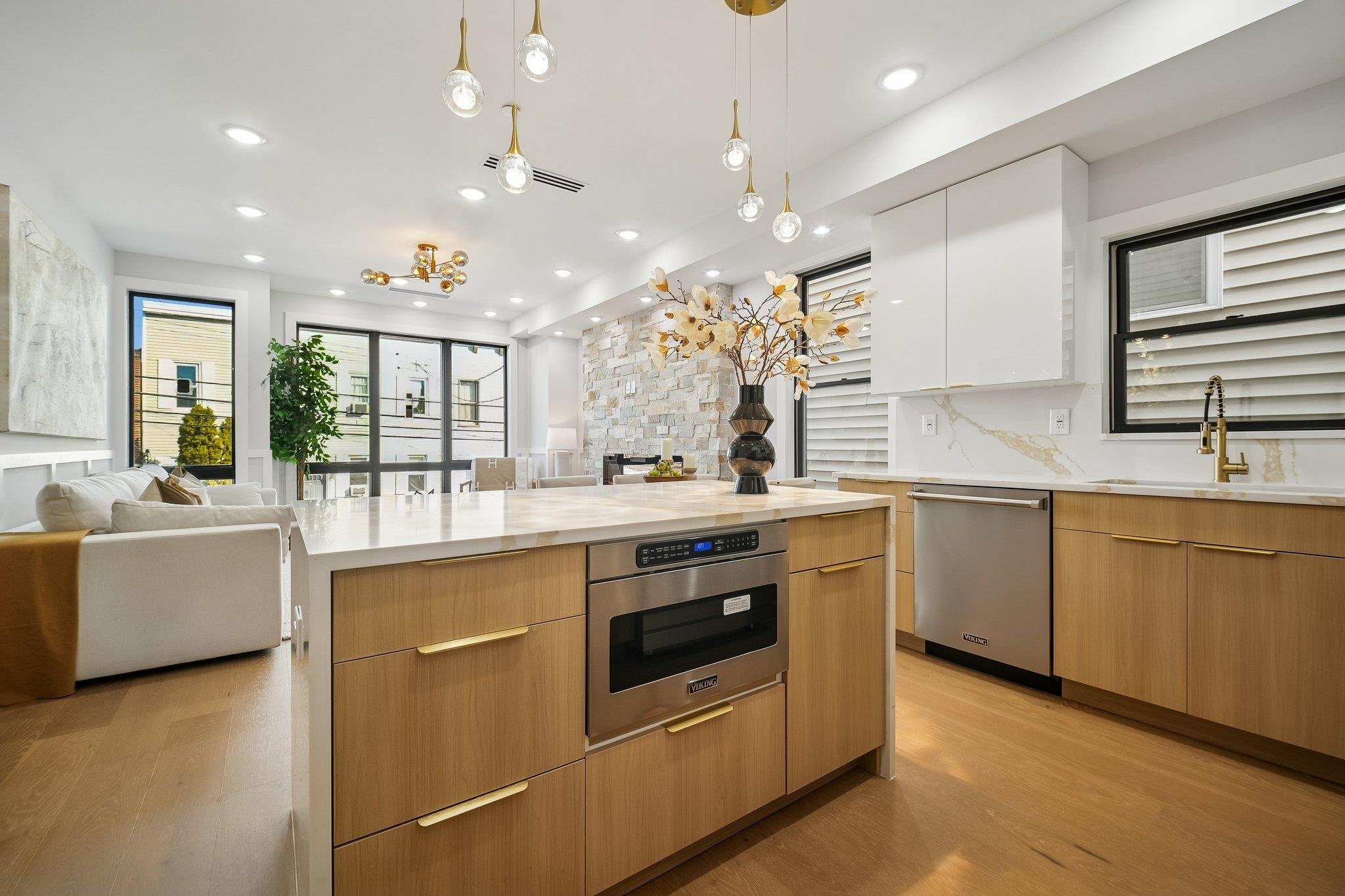 85 Bleecker St 2 Property Photo 8