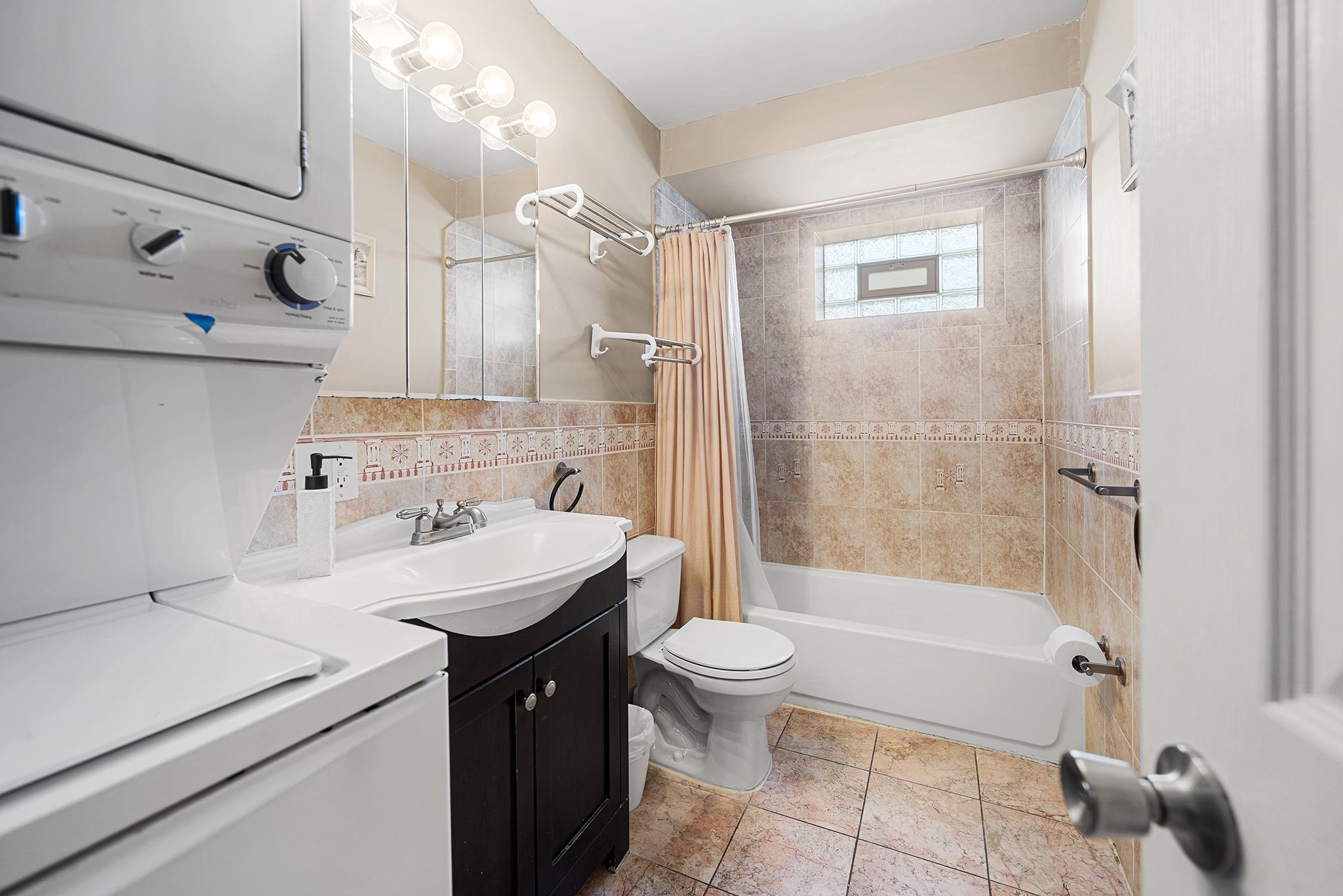 416 2nd St 1 Property Photo 33