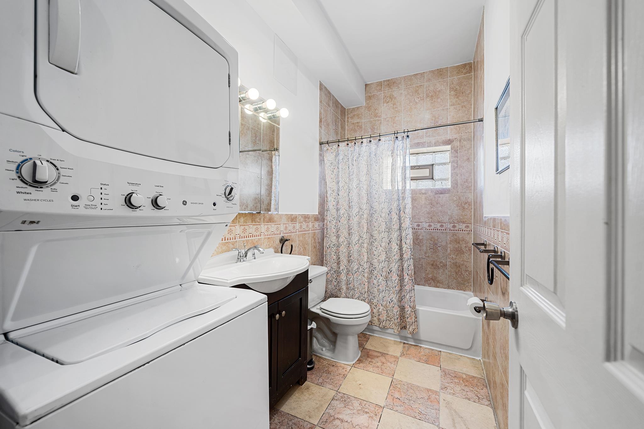 416 2nd St 2 Property Photo 7