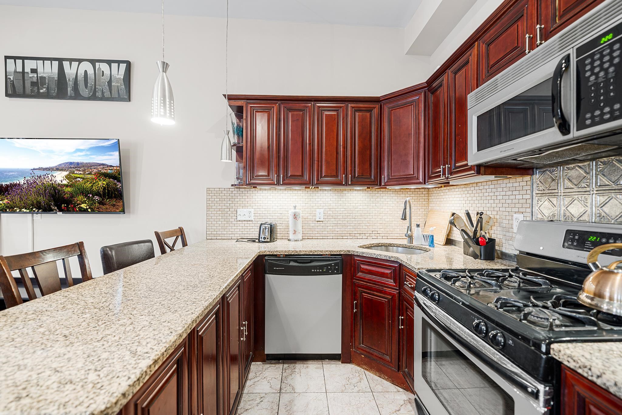 416 2nd St 3 Property Photo 12