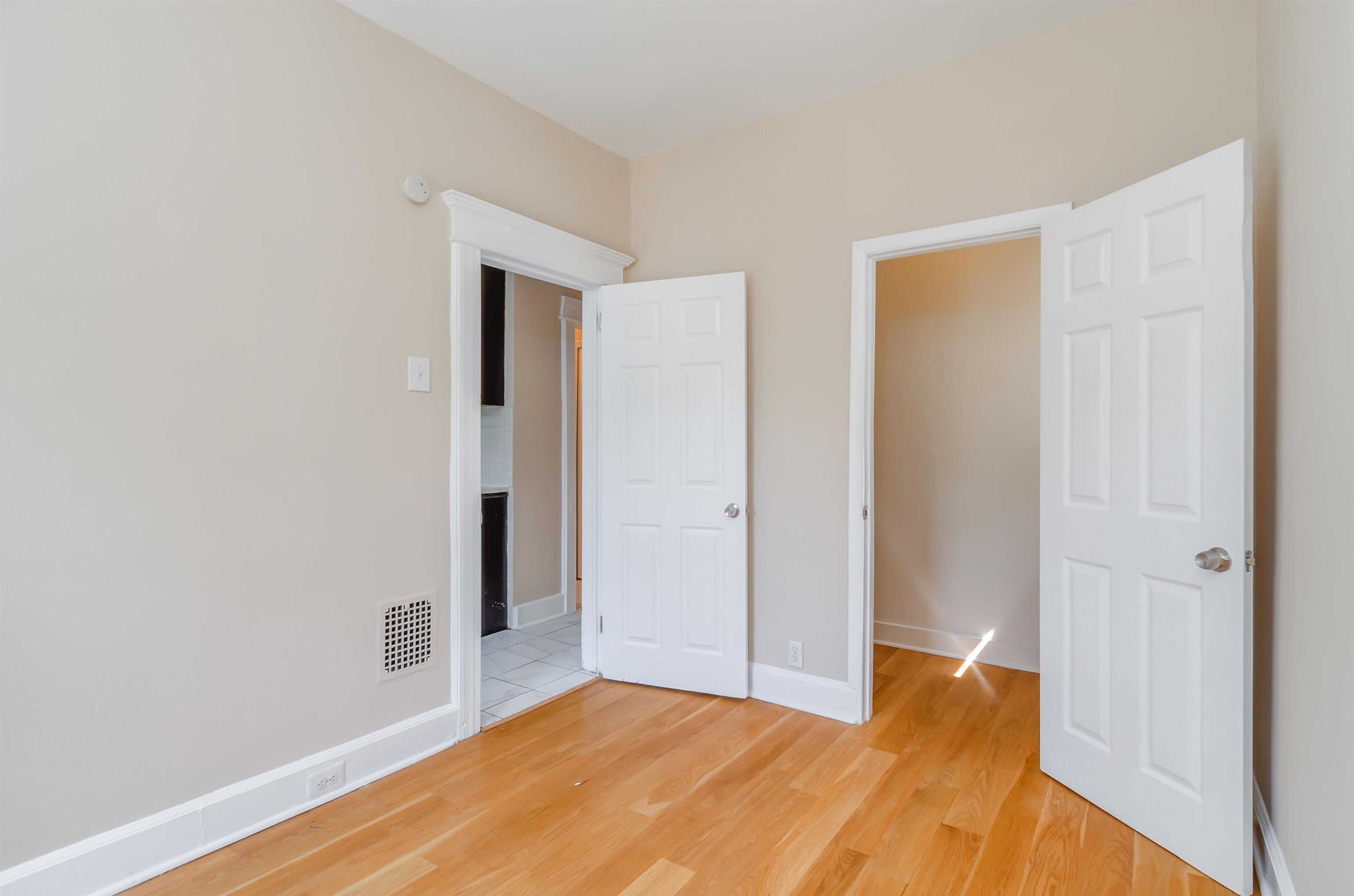124 West 54th St 2 Property Photo 10