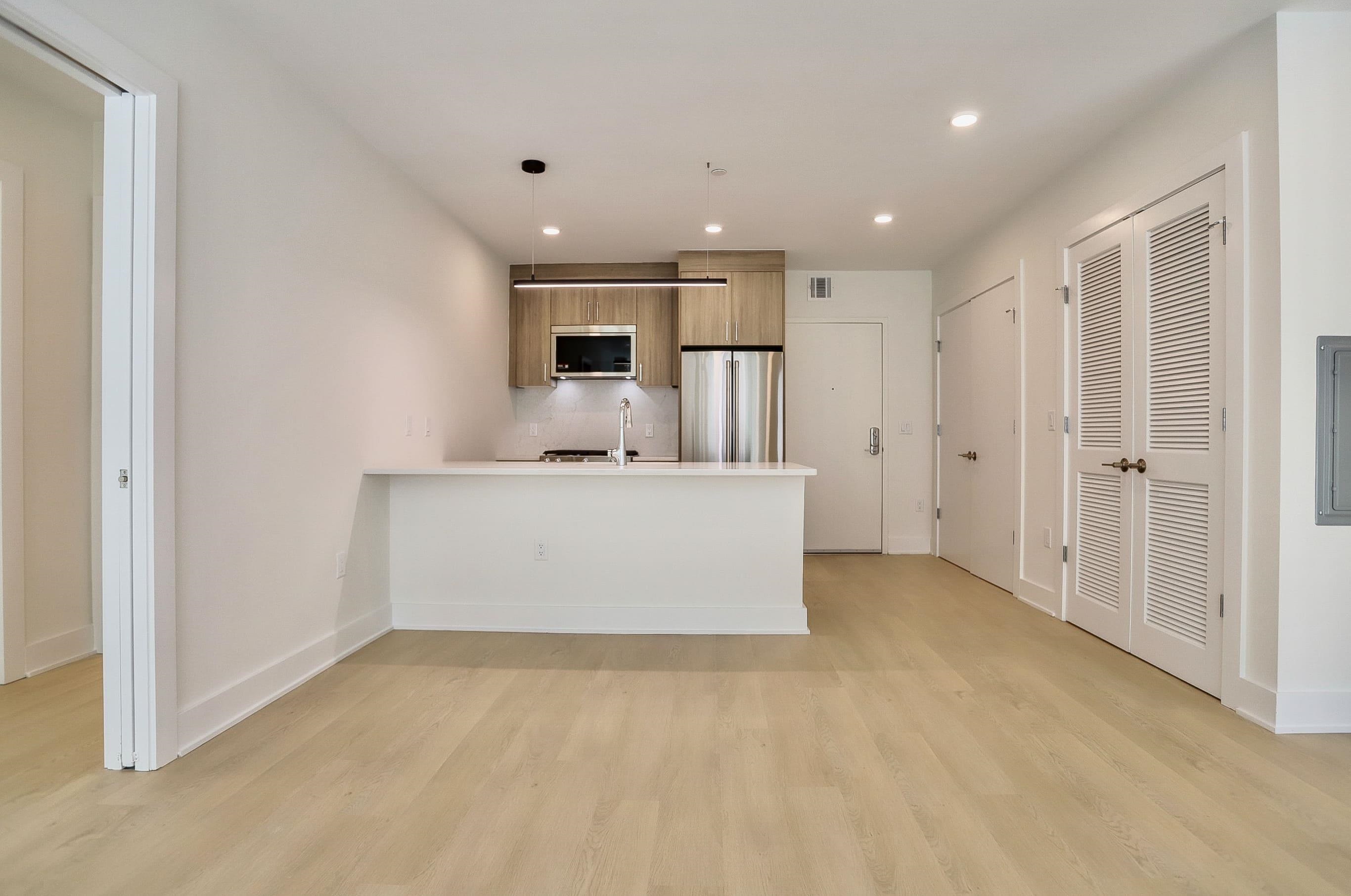 303 Madison St 206 Property Photo 4