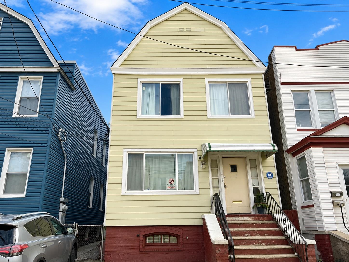 302 CHAPEL AVE 1 Property Photo 1
