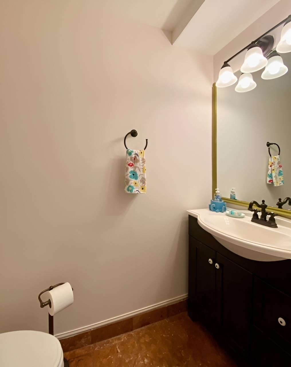 586 Sanderling Ct Property Photo 9