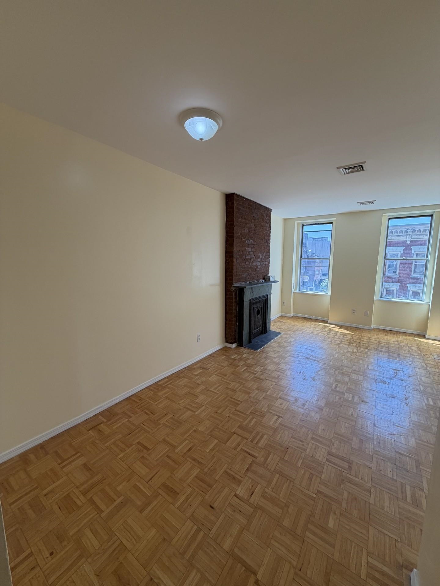 348 Grove St Property Photo 3