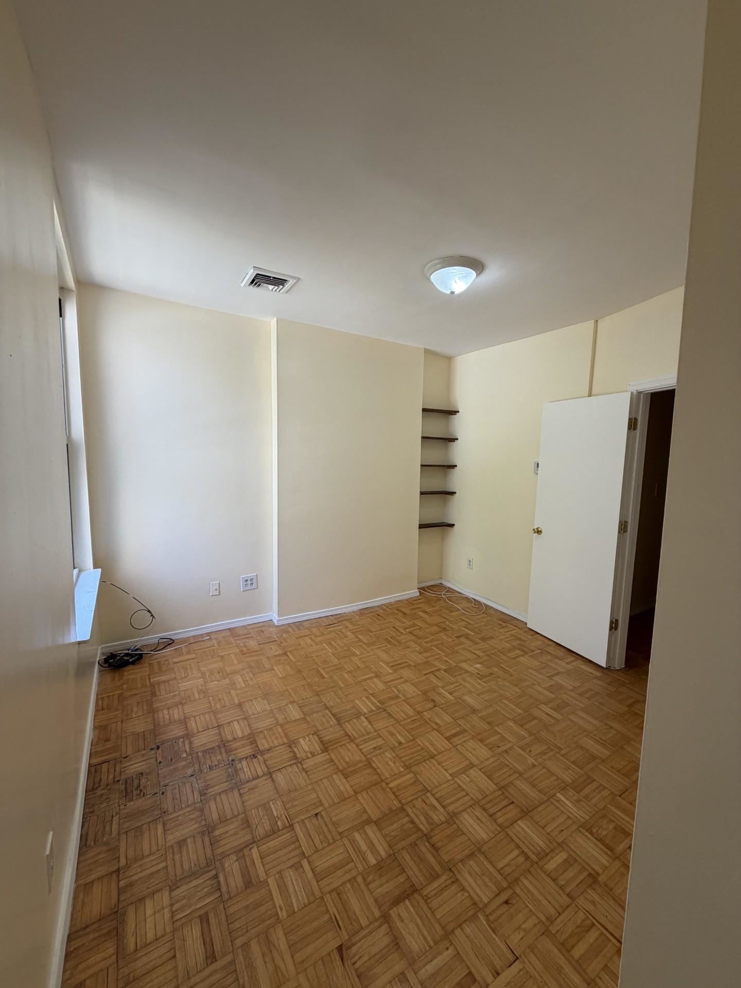 348 Grove St Property Photo 7