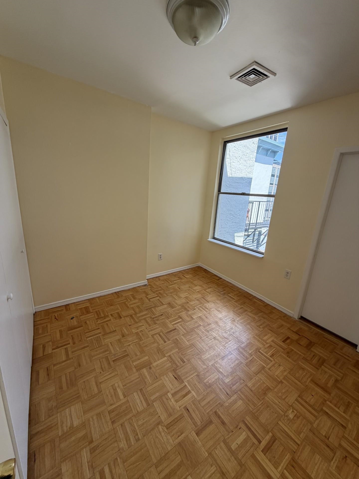 348 Grove St Property Photo 9