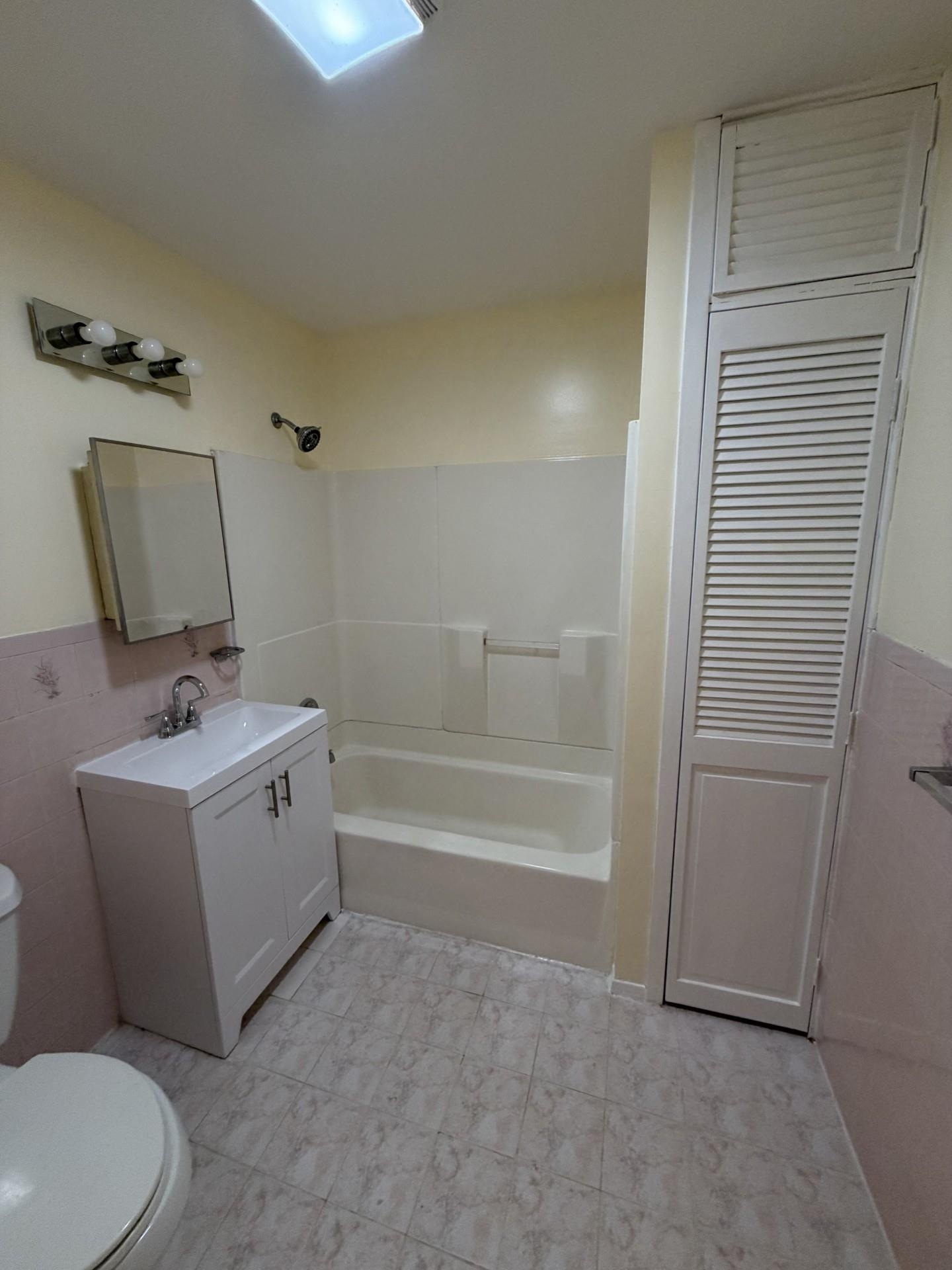 348 Grove St Property Photo 11