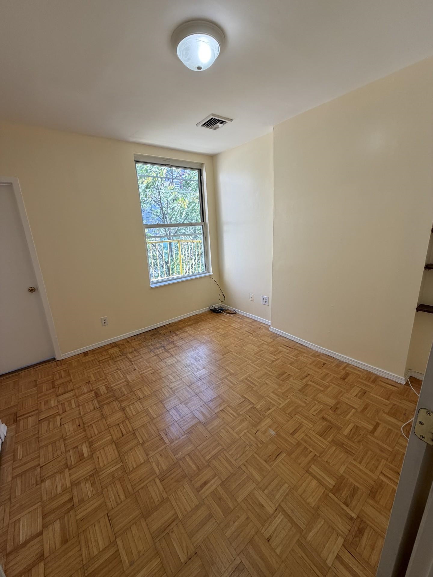 348 Grove St Property Photo 12