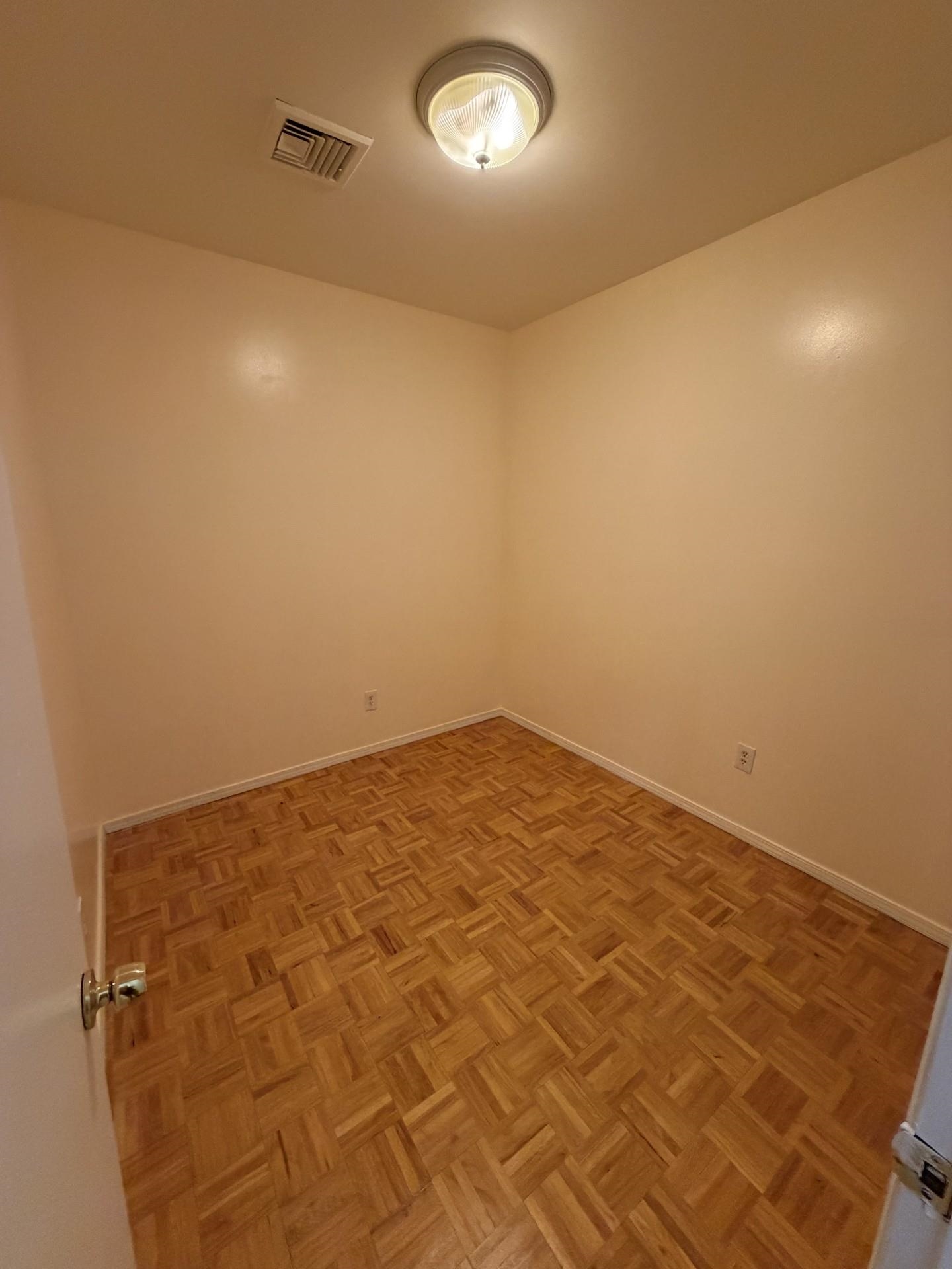 348 Grove St Property Photo 13