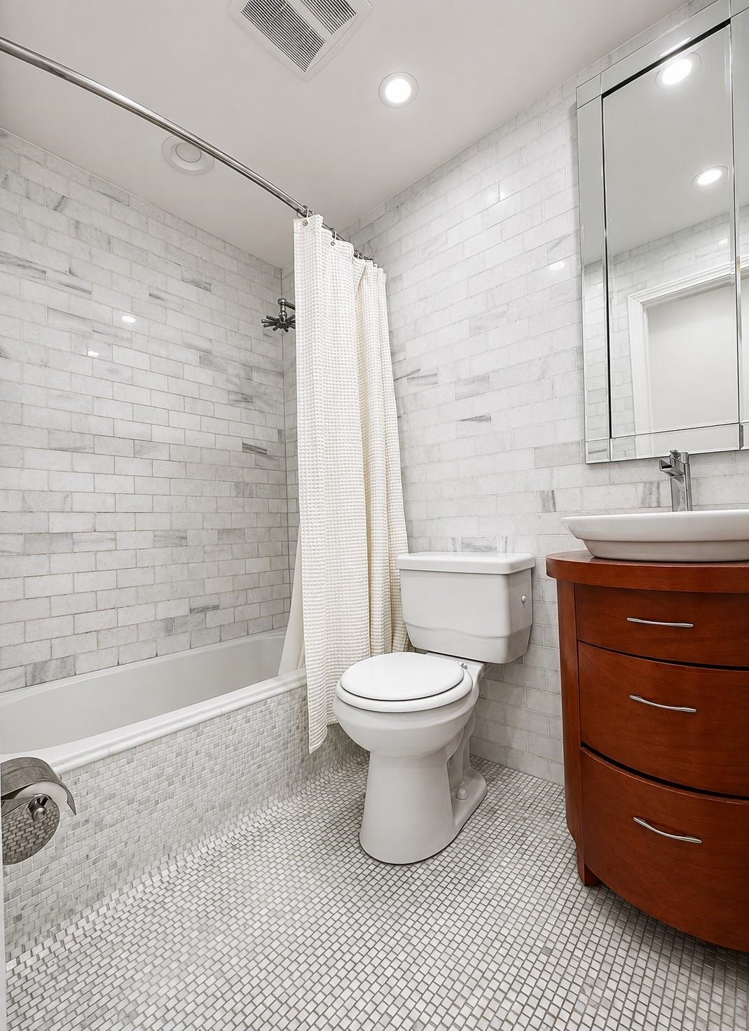 320 49th St 3c Property Photo 5