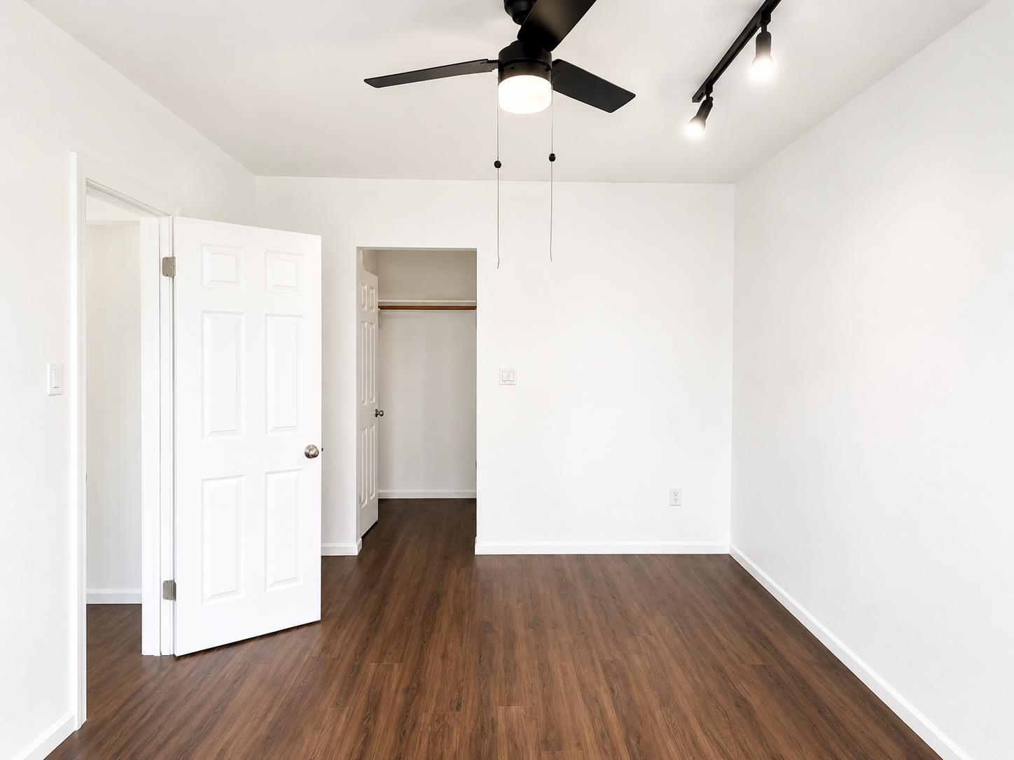 1870 Kennedy Blvd 2a Property Photo 4