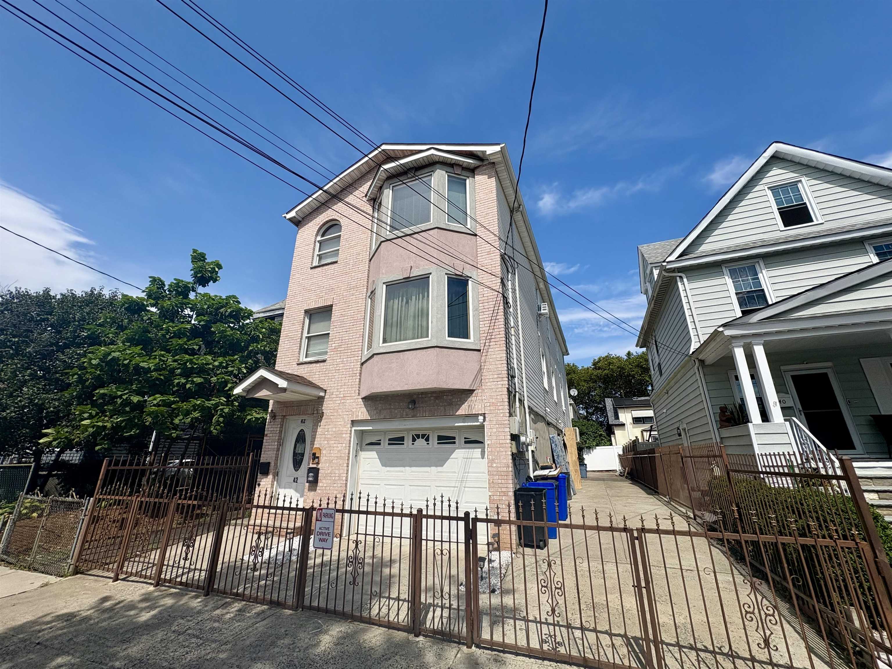 42 SEAVIEW AVE 1 Property Photo 1