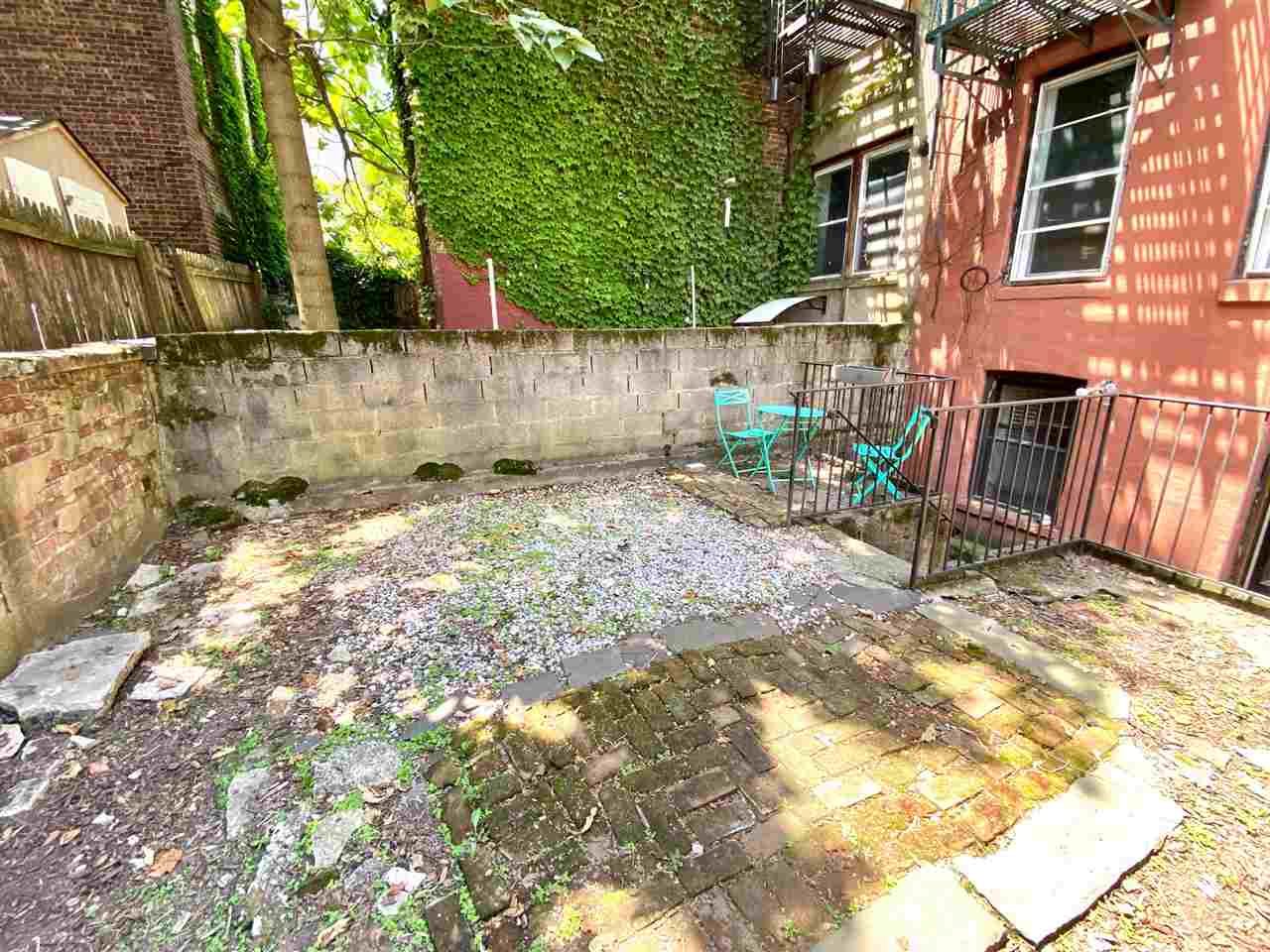 611 Bloomfield St Grdn Property Photo 12