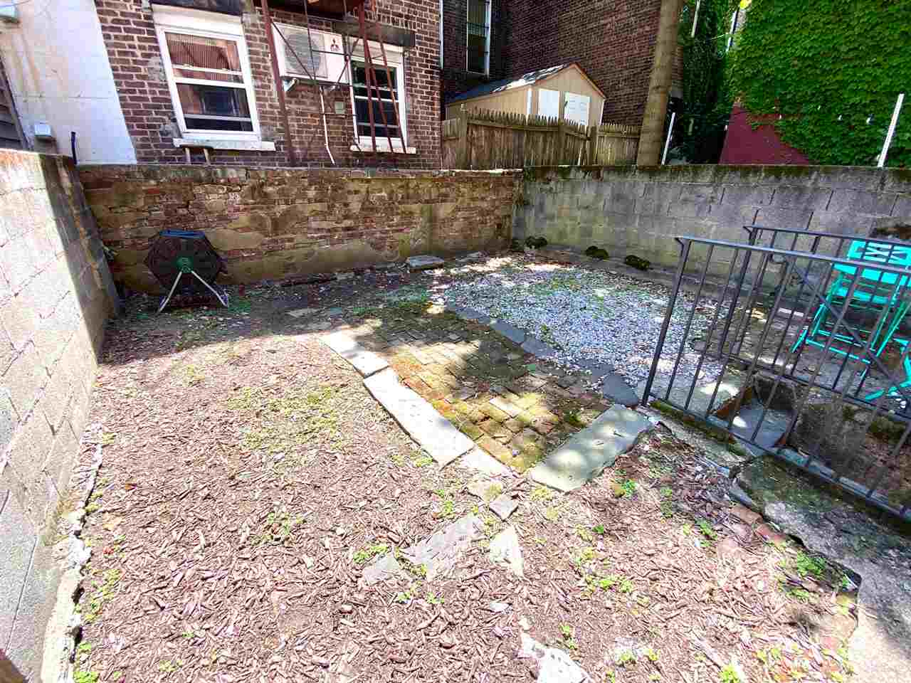 611 Bloomfield St Grdn Property Photo 13