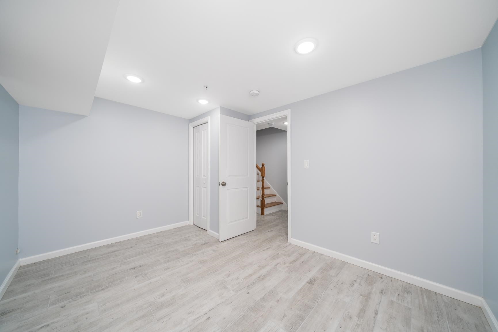 49 Jewett Ave 1 Property Photo 8