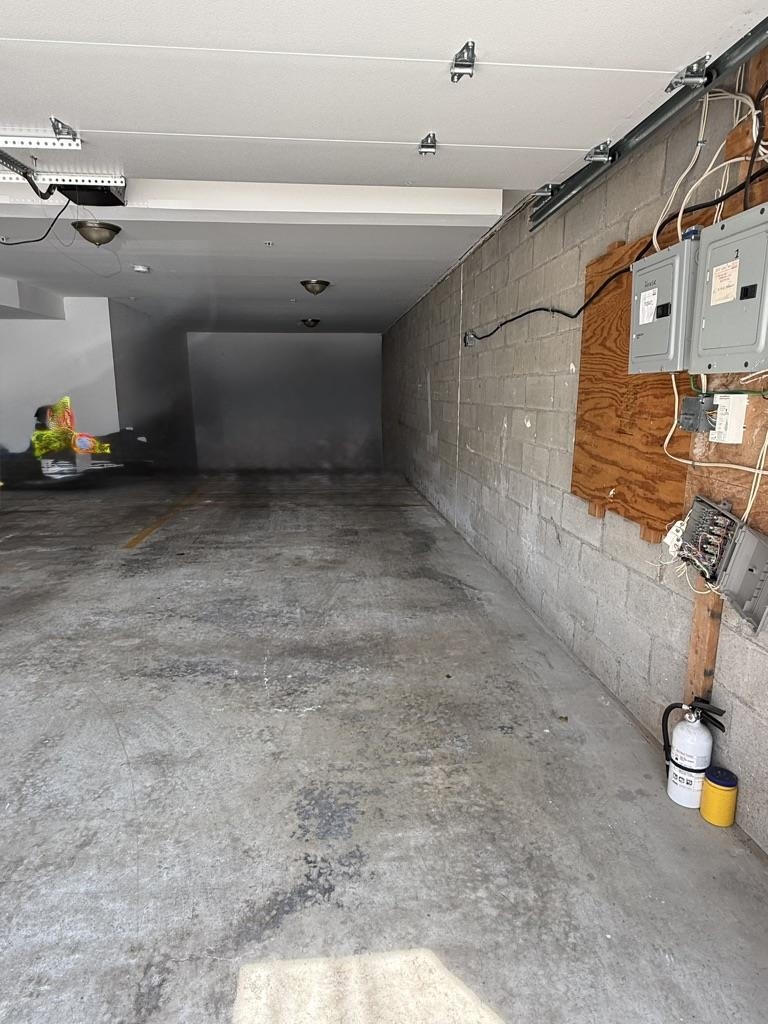 208 68th St #2 Property Photo 16