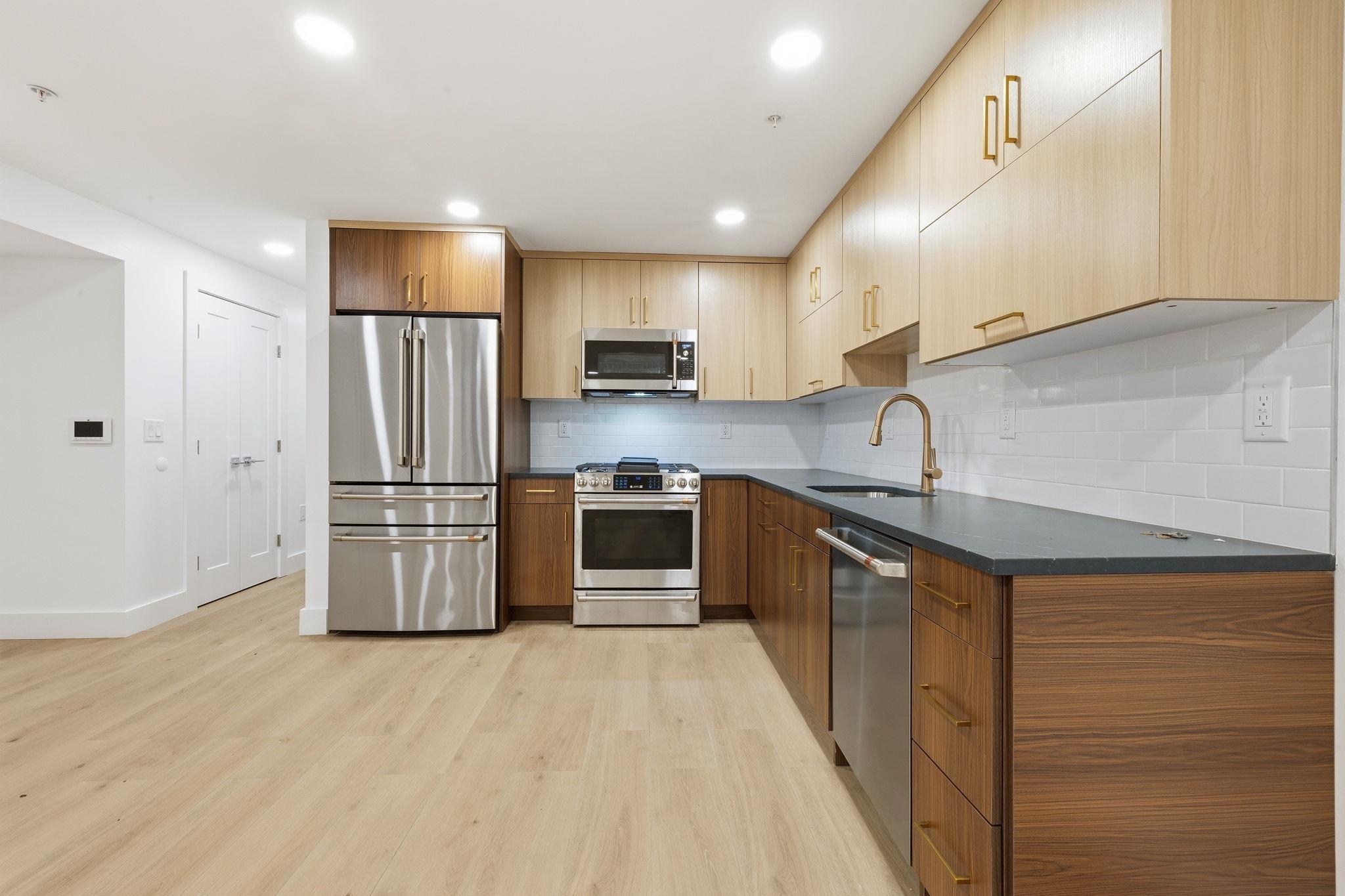 271 Webster Ave 1 Property Photo 2