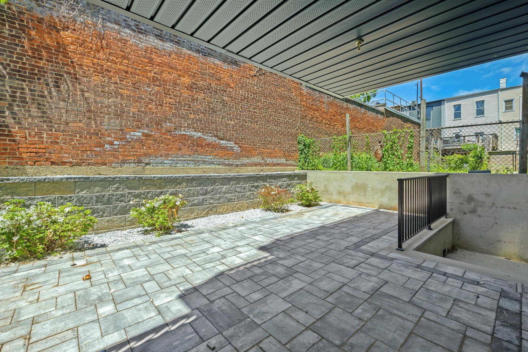 271 Webster Ave 1 Property Photo 13