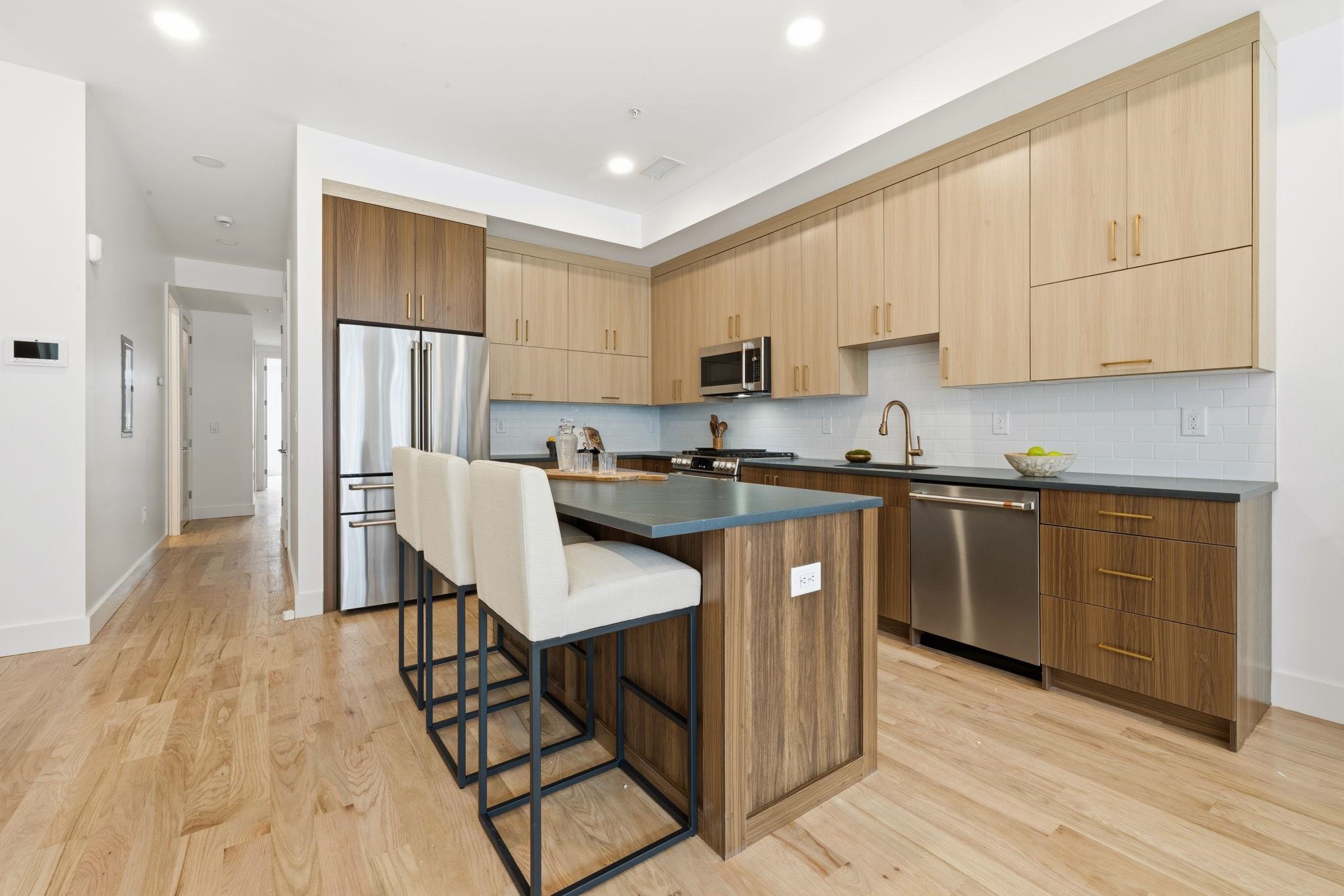 271 Webster Ave 2 Property Photo 5