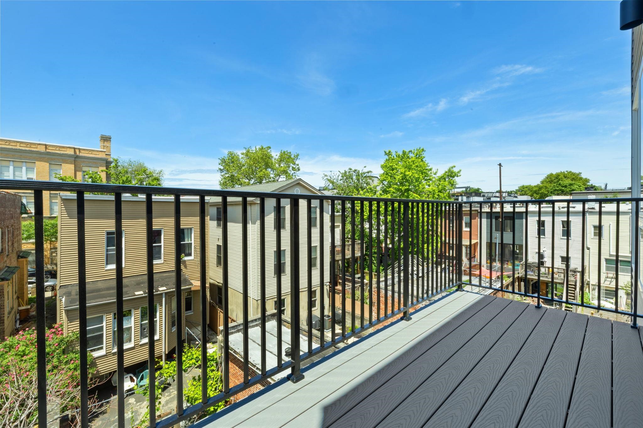 271 Webster Ave 2 Property Photo 13