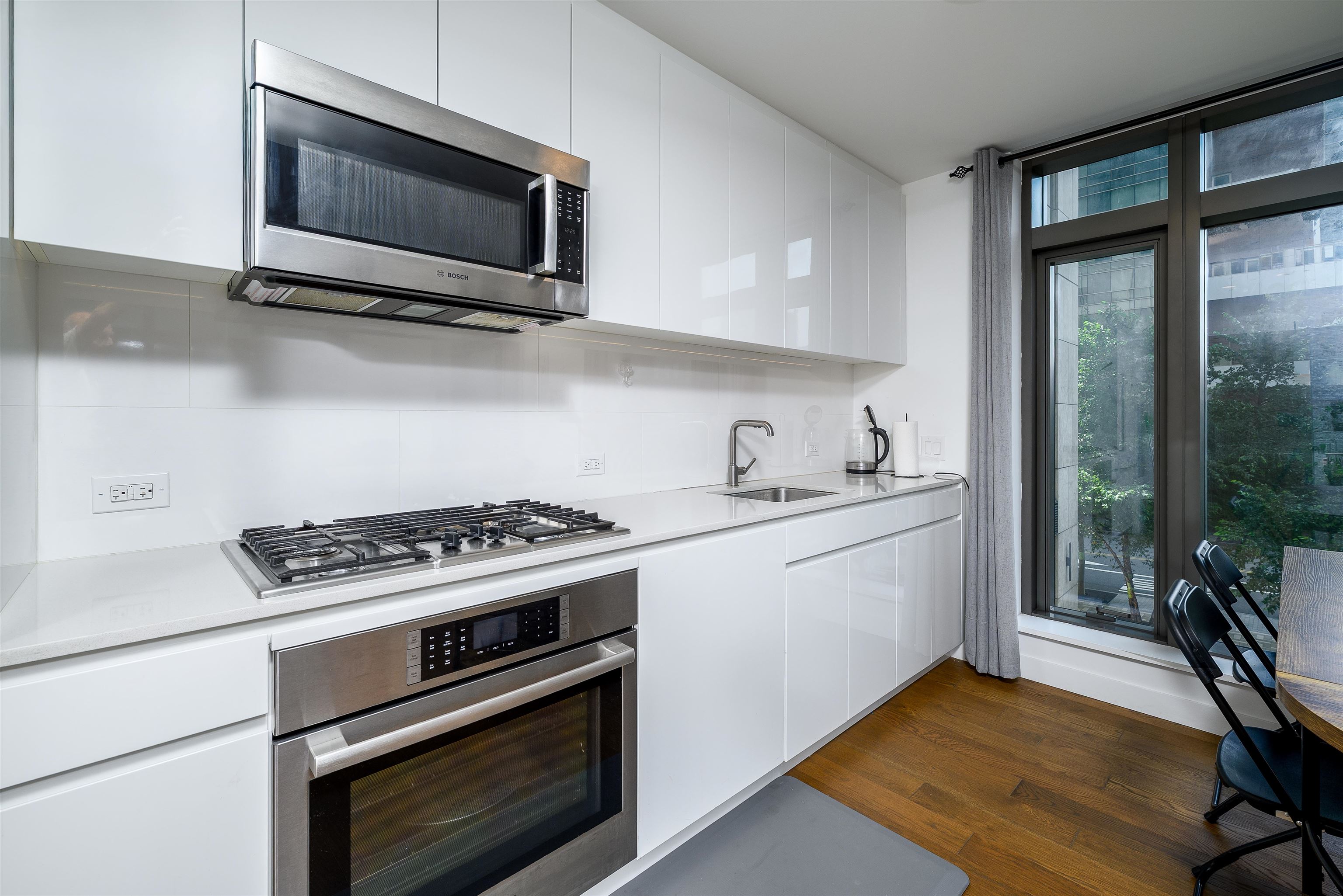 99 Hudson St 205 Property Photo 3