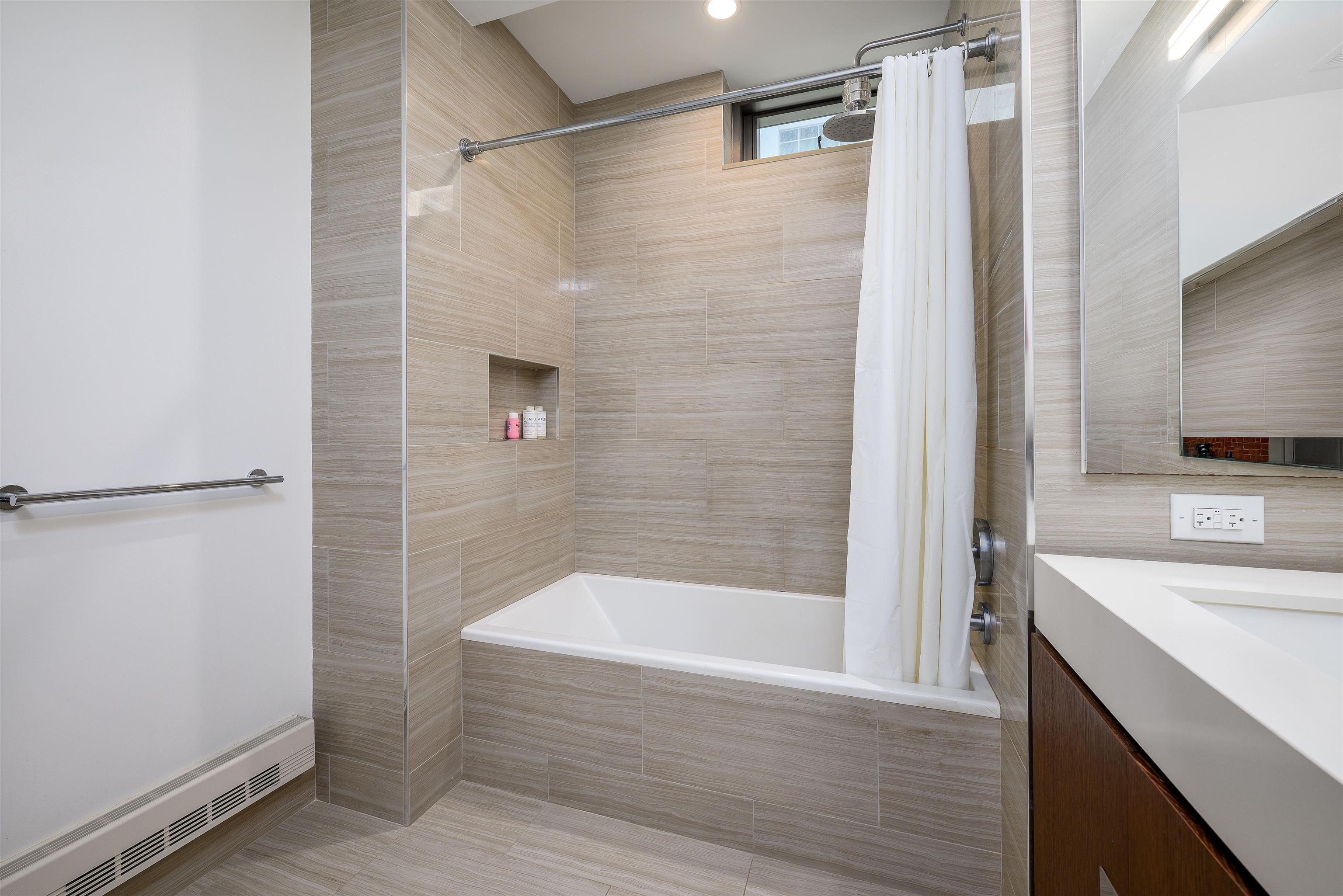 99 Hudson St 205 Property Photo 14