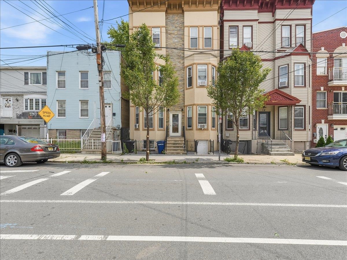 80 WEBSTER AVE 2L Property Photo 1