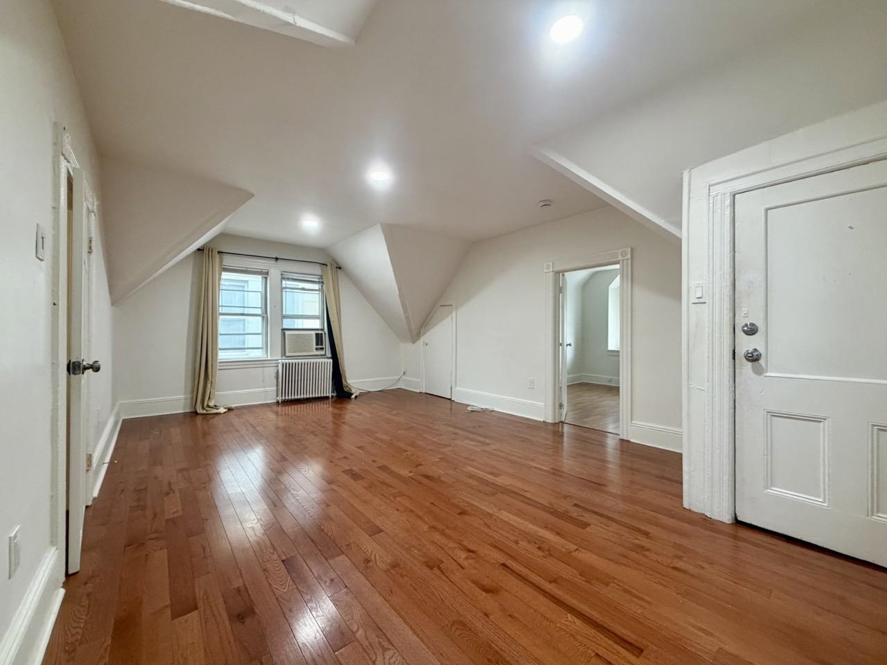14 E 42ND ST 3 Property Photo 1