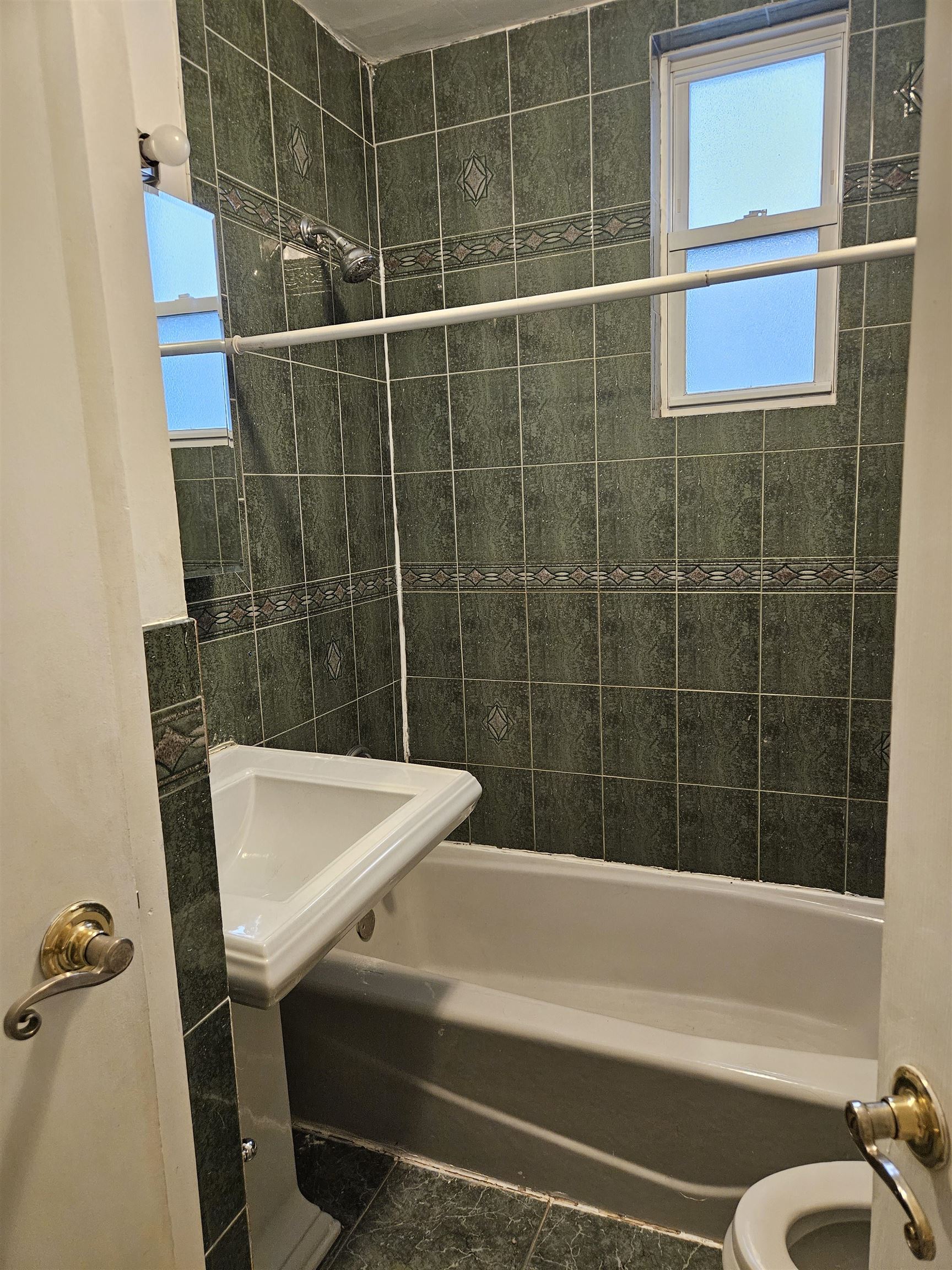 715 Kennedy Blvd 1 Property Photo 18