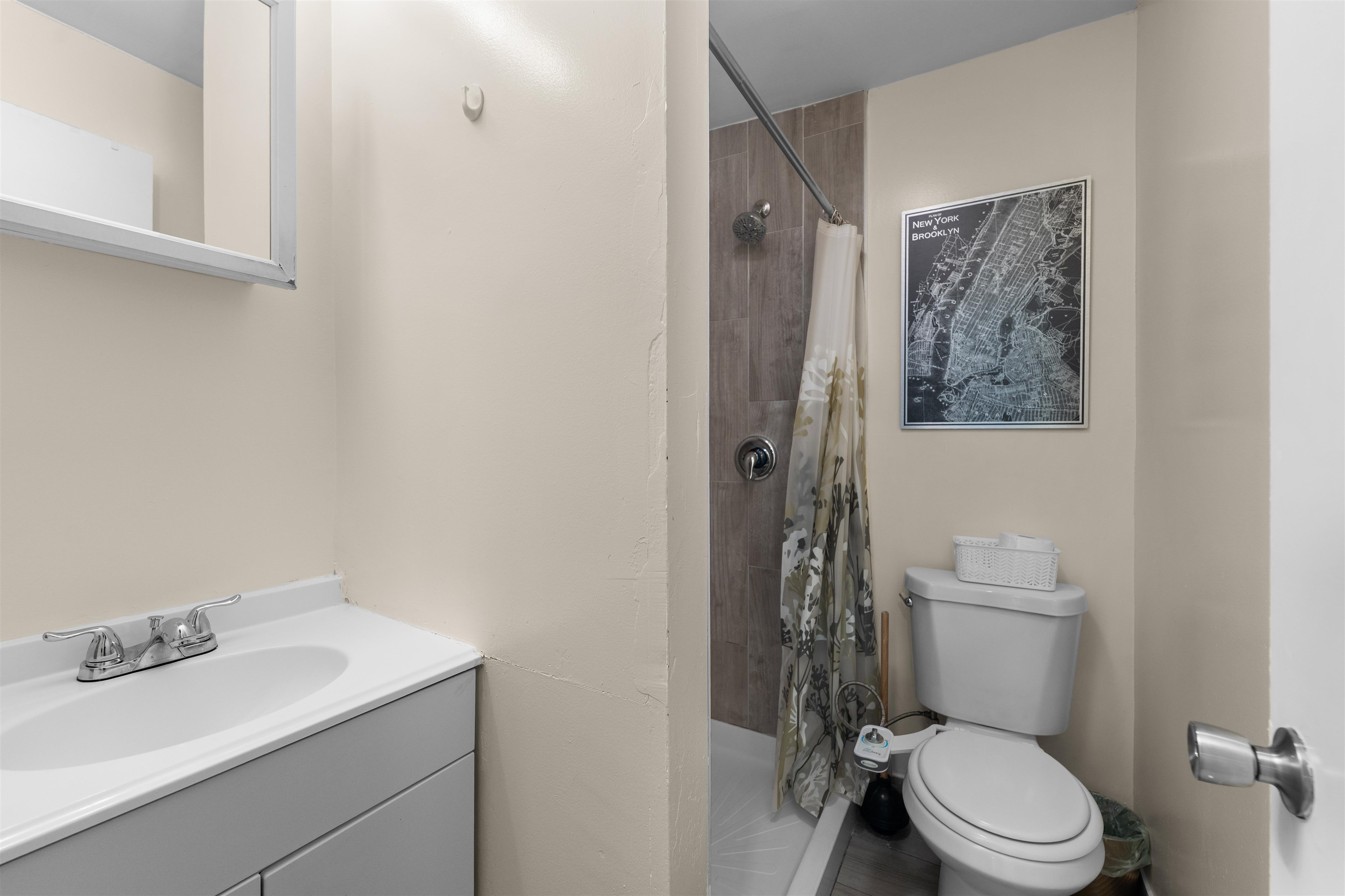 9 West 51st St Property Photo 9