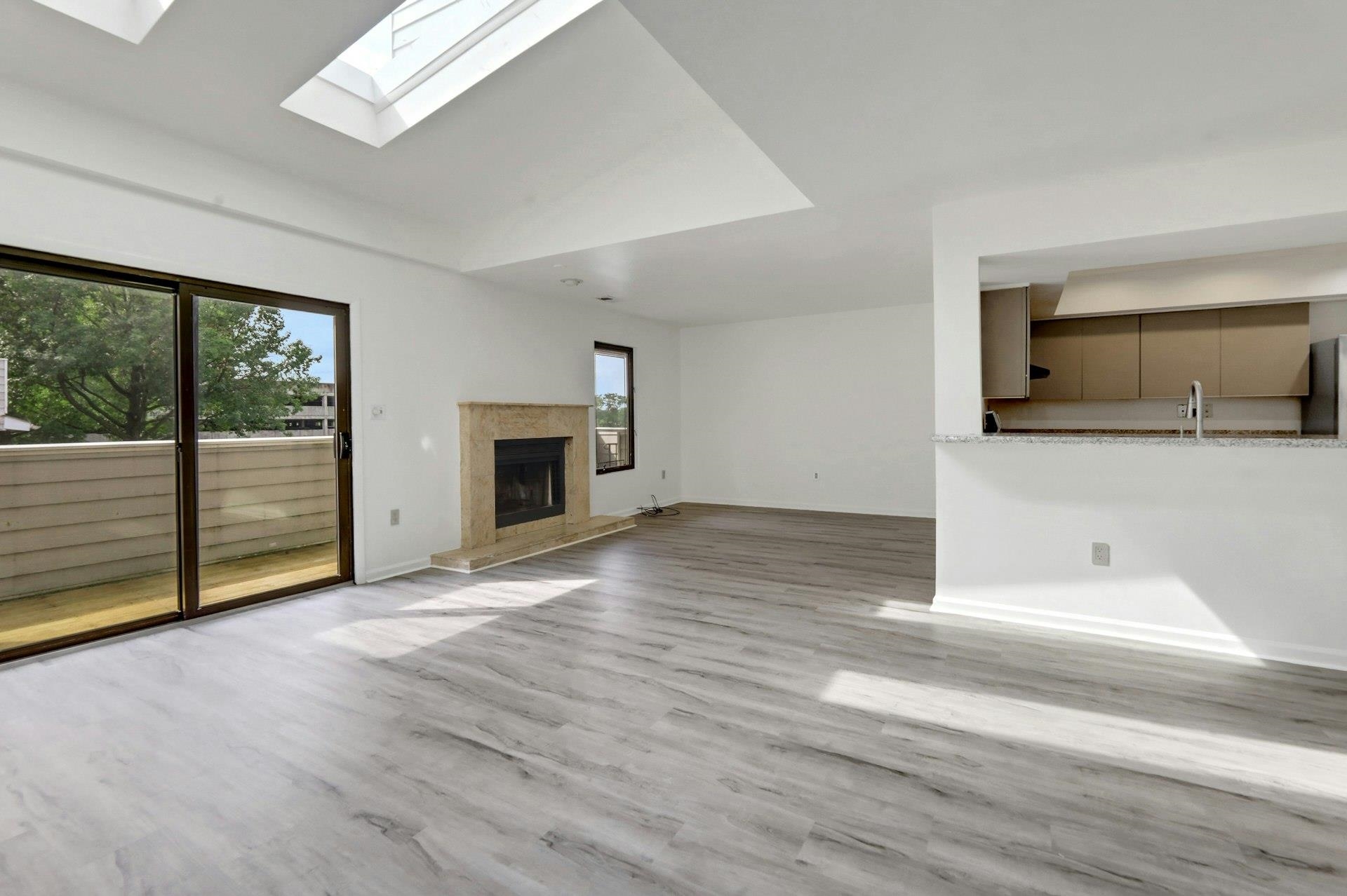 812 Topsail Lane Property Photo 10