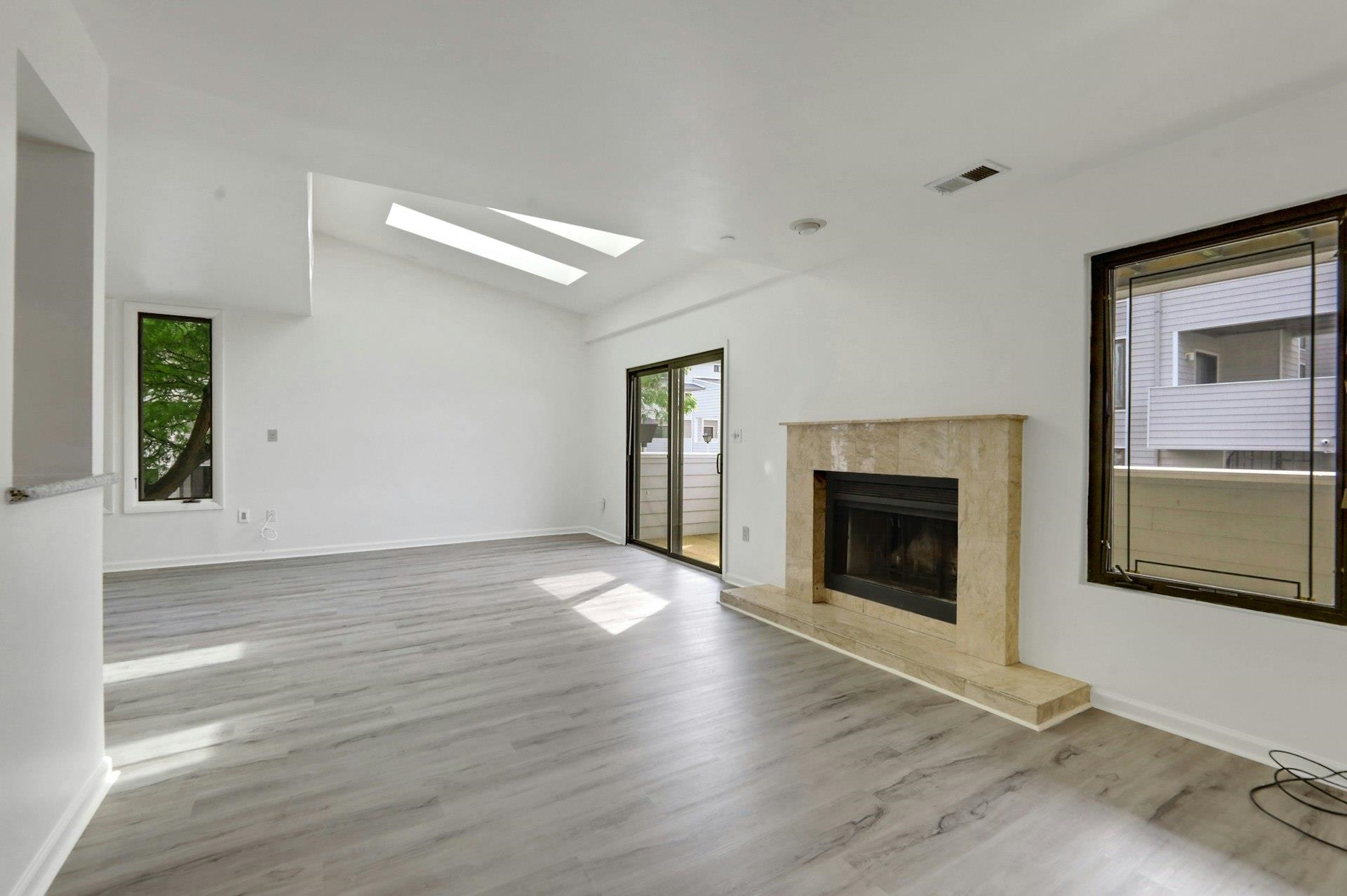 812 Topsail Lane Property Photo 12