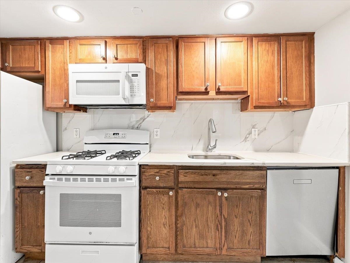 374 Sip Ave 1 Property Photo 2