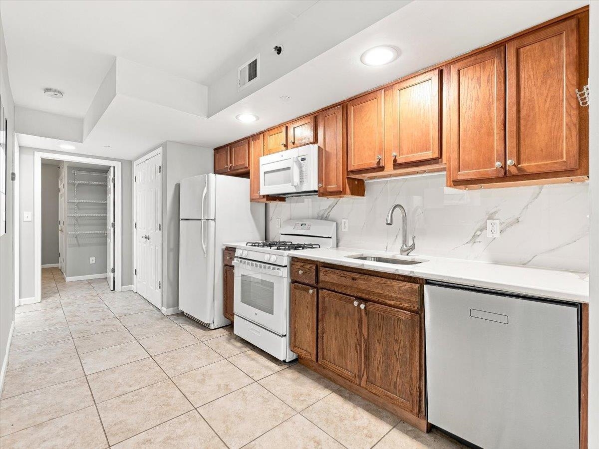374 Sip Ave 1 Property Photo 6