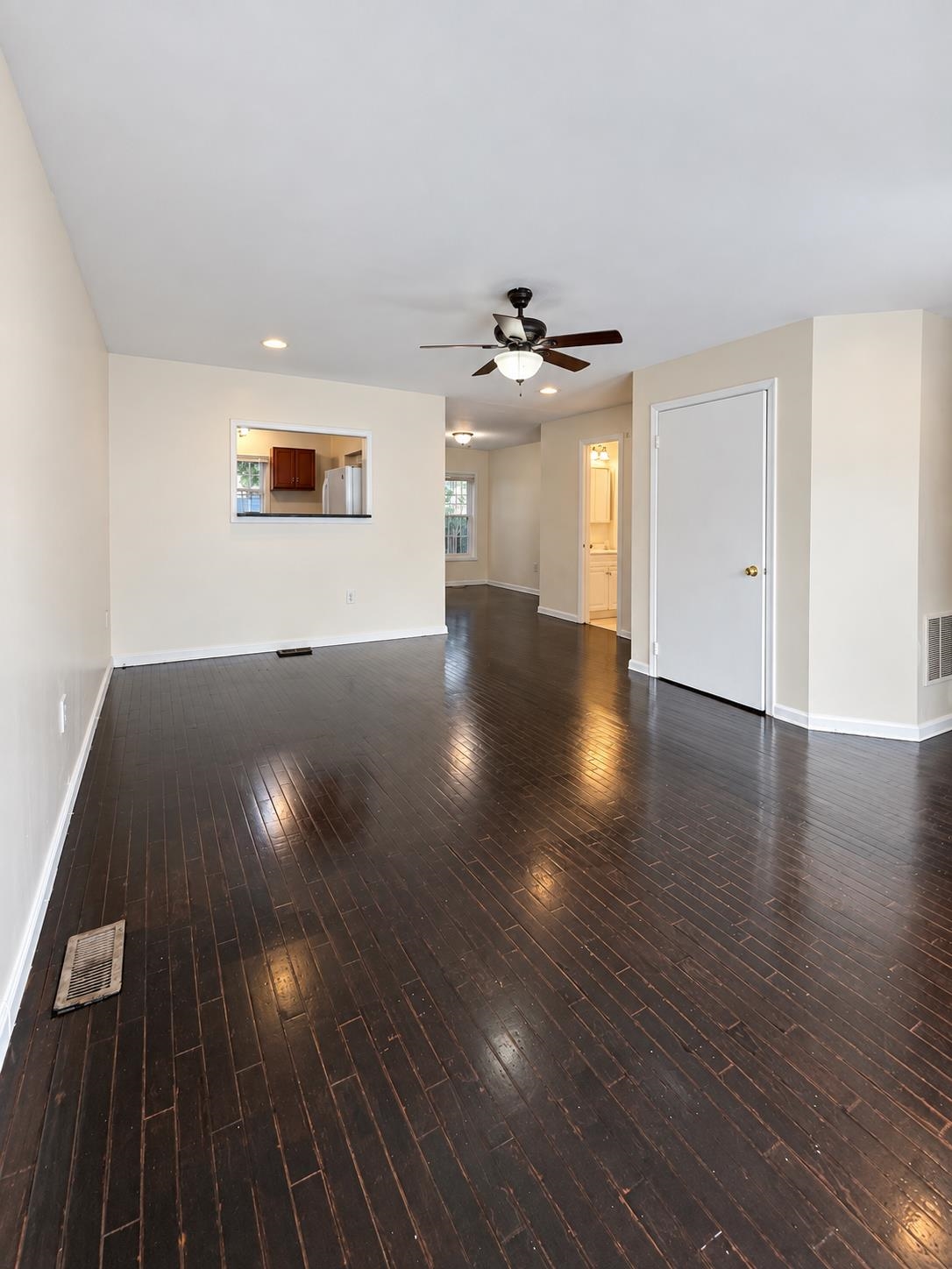 92 Myrtle Ave Property Photo 6
