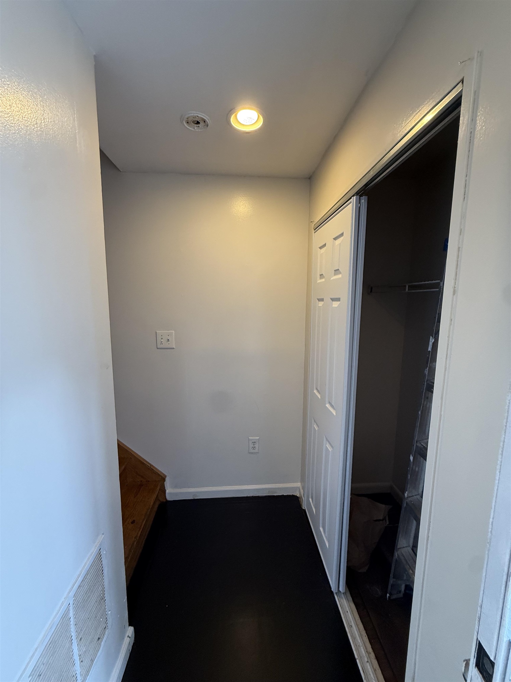 92 Myrtle Ave Property Photo 12