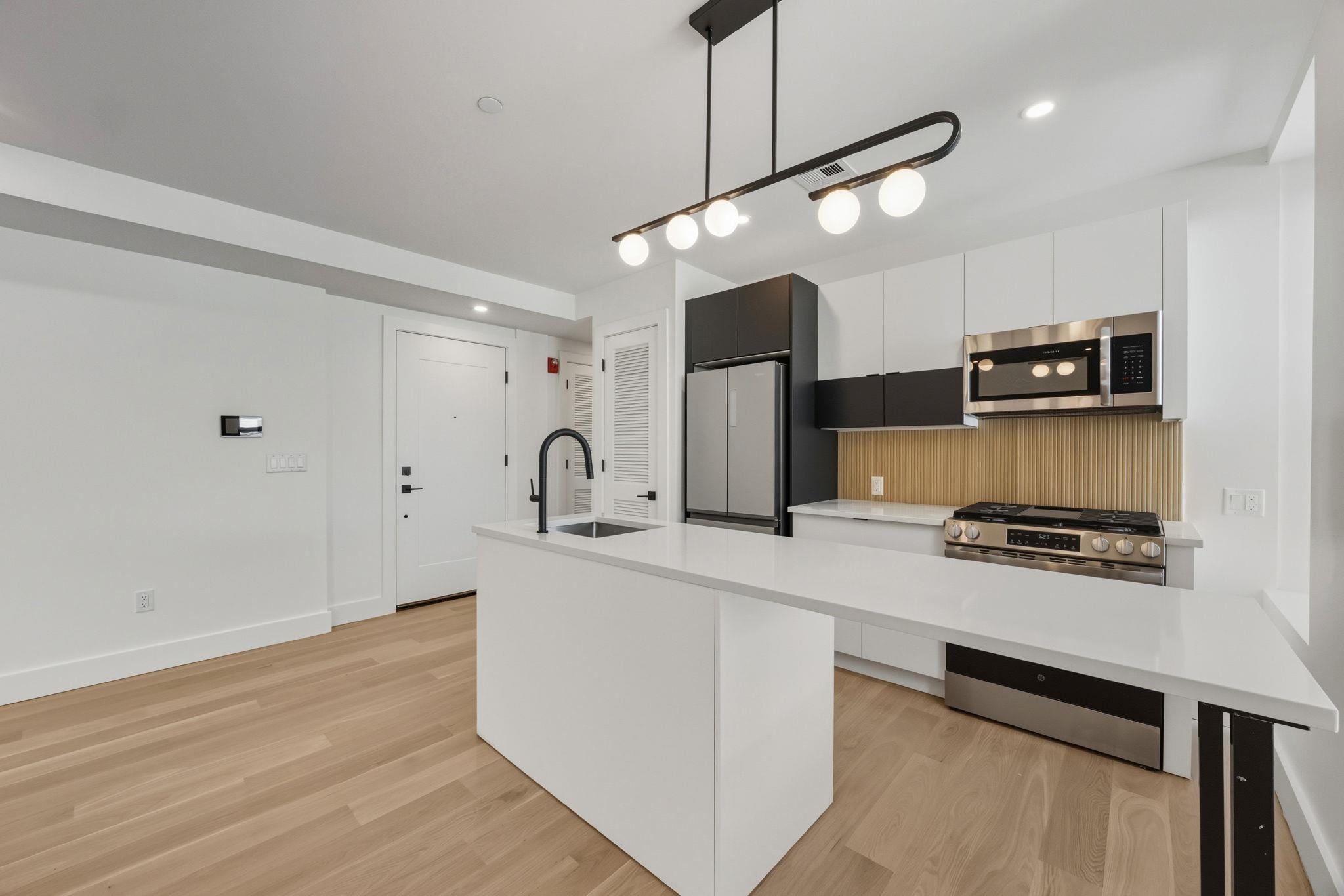 166 Hancock Ave 301 Property Photo 3