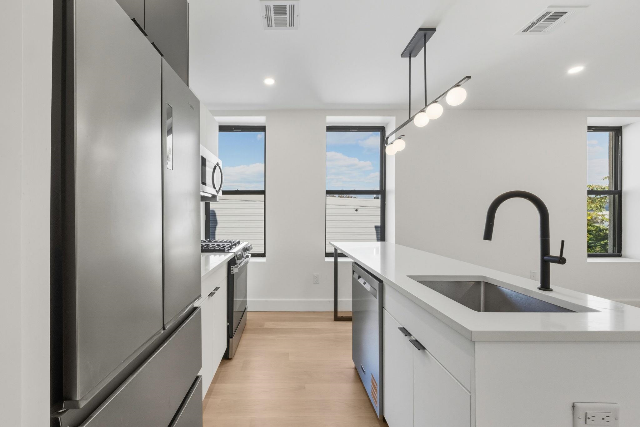 166 Hancock Ave 301 Property Photo 4