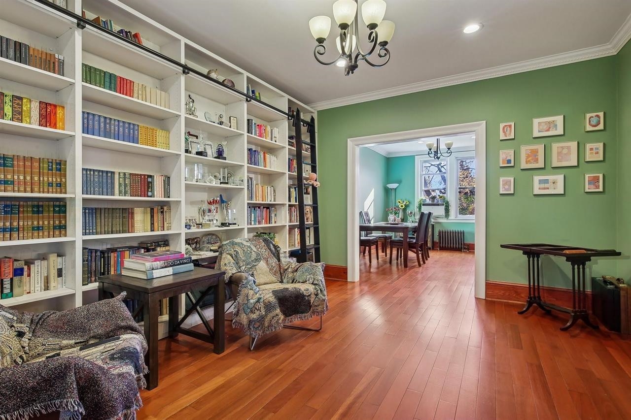 2014 NEW YORK AVE Property Photo 1