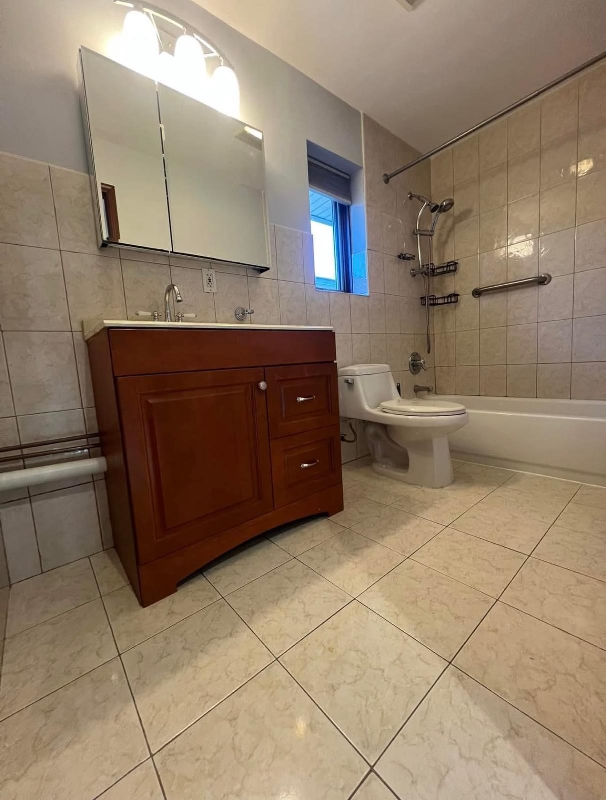 173 West 17th St 2 Property Photo 6